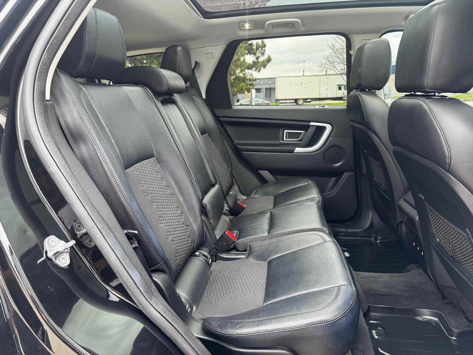 /akmautomotiveltd/2017-LandRover-DiscoverySport-5350256429028102.jpg