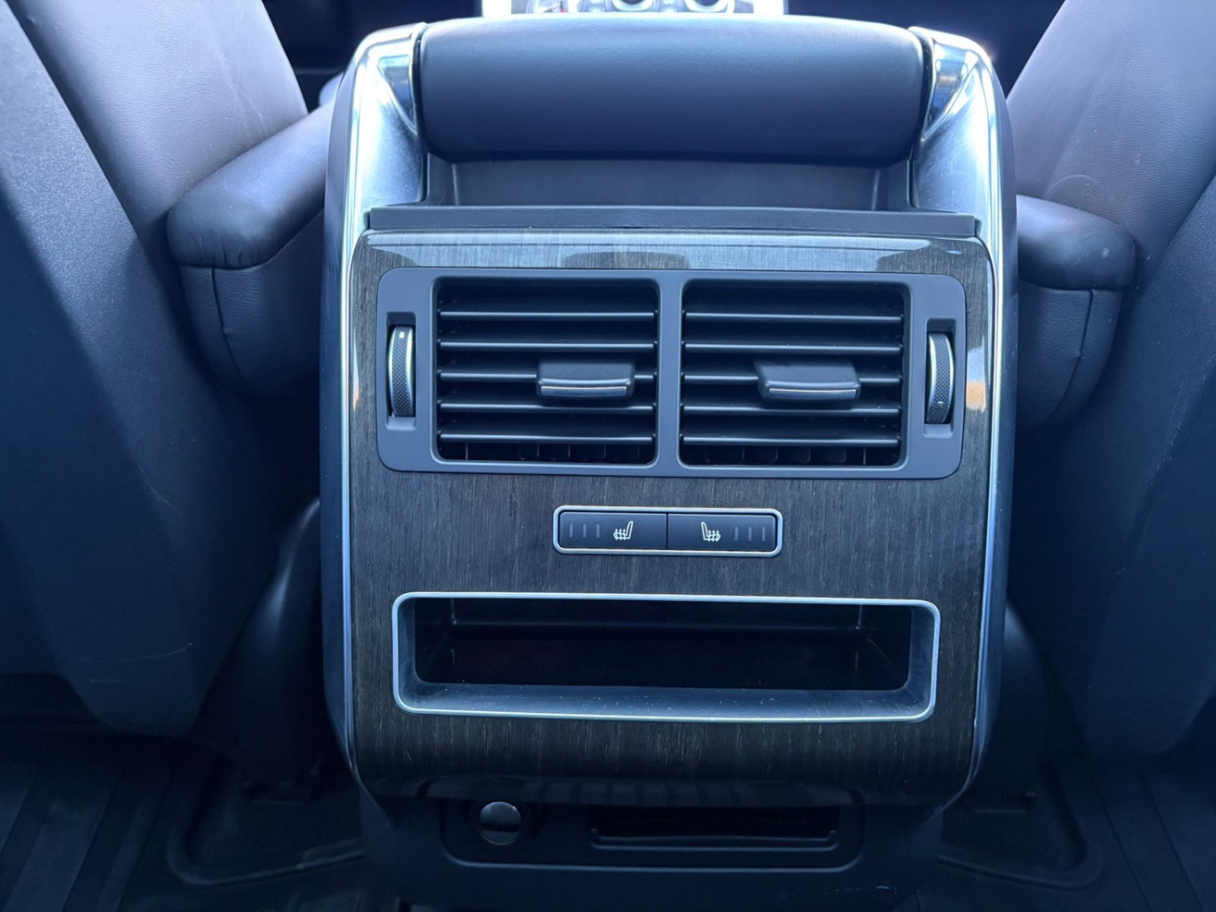 /akmautomotiveltd/2017-LandRover-RangeRover-1669087272621541.jpg