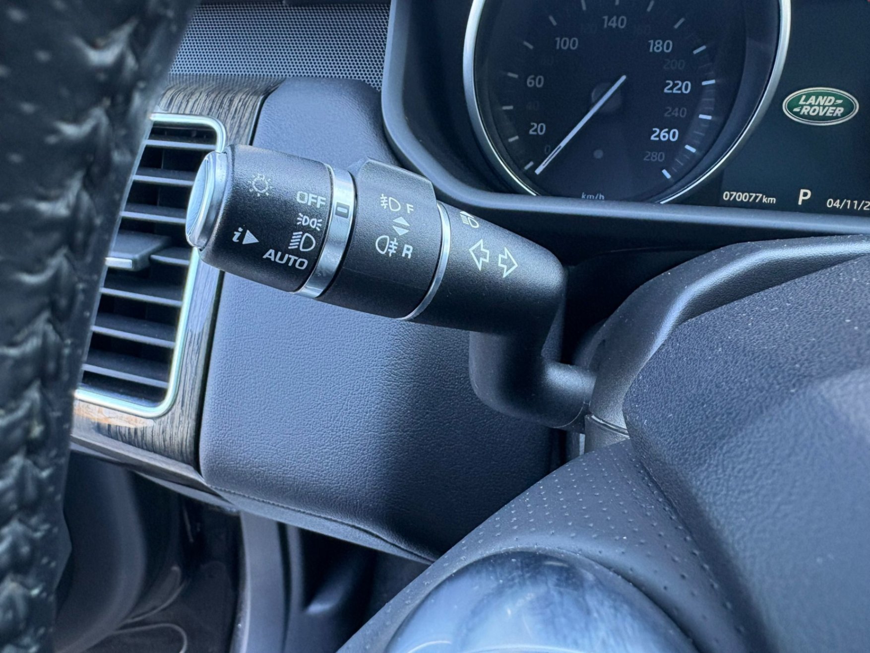 /akmautomotiveltd/2017-LandRover-RangeRover-24240930334130018.jpg