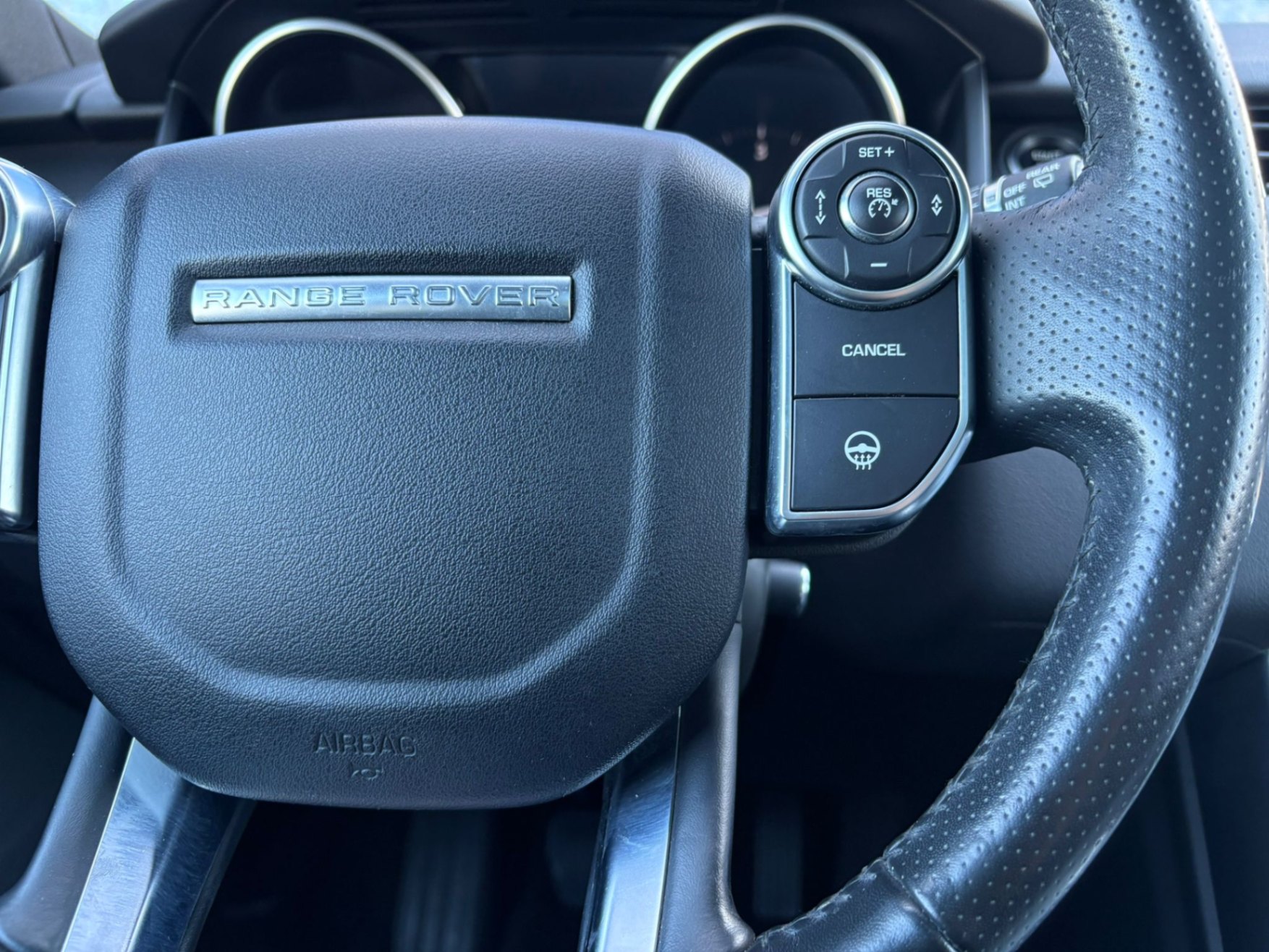 /akmautomotiveltd/2017-LandRover-RangeRover-6149451712249894.jpg