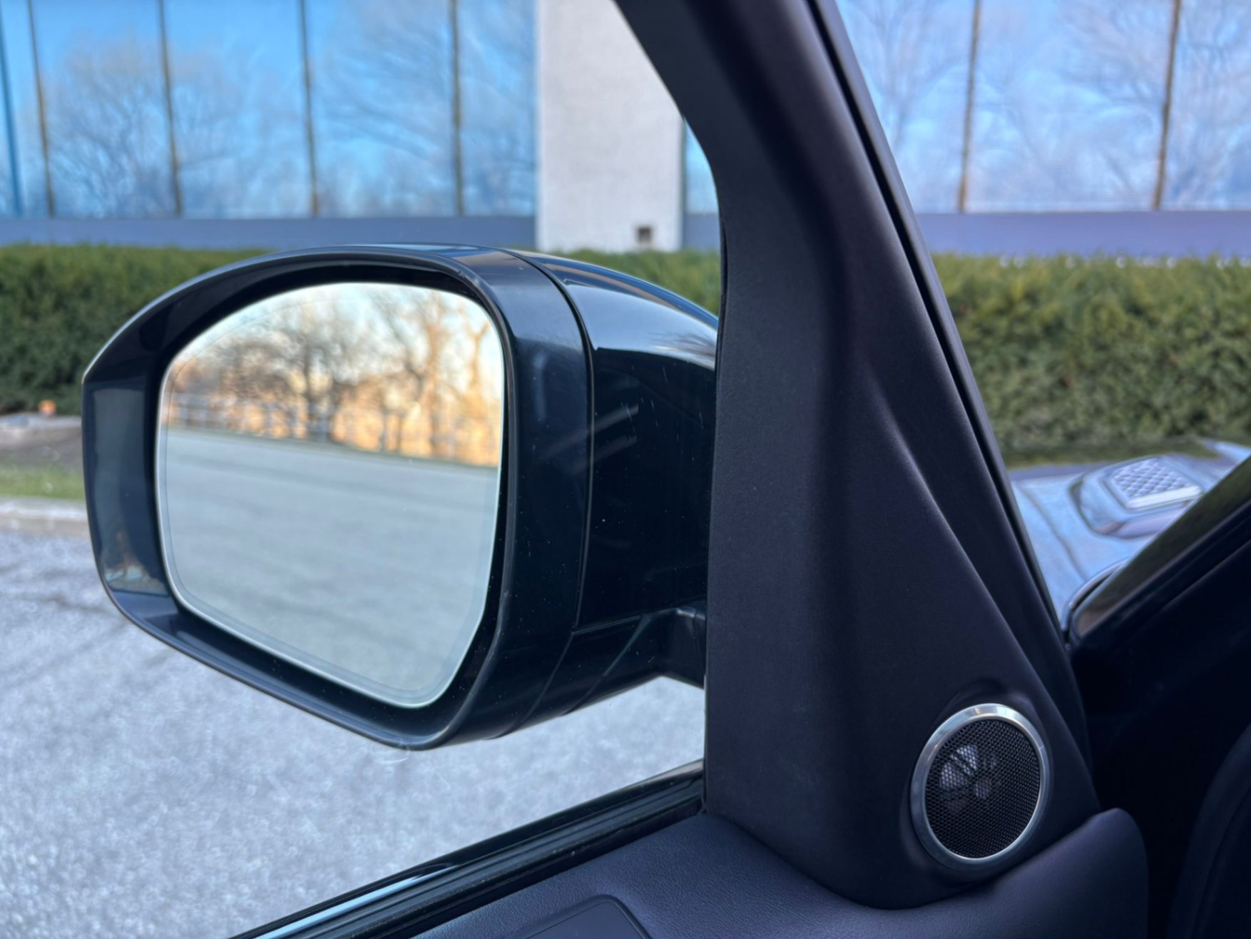/akmautomotiveltd/2017-LandRover-RangeRover-6695726038292484.jpg