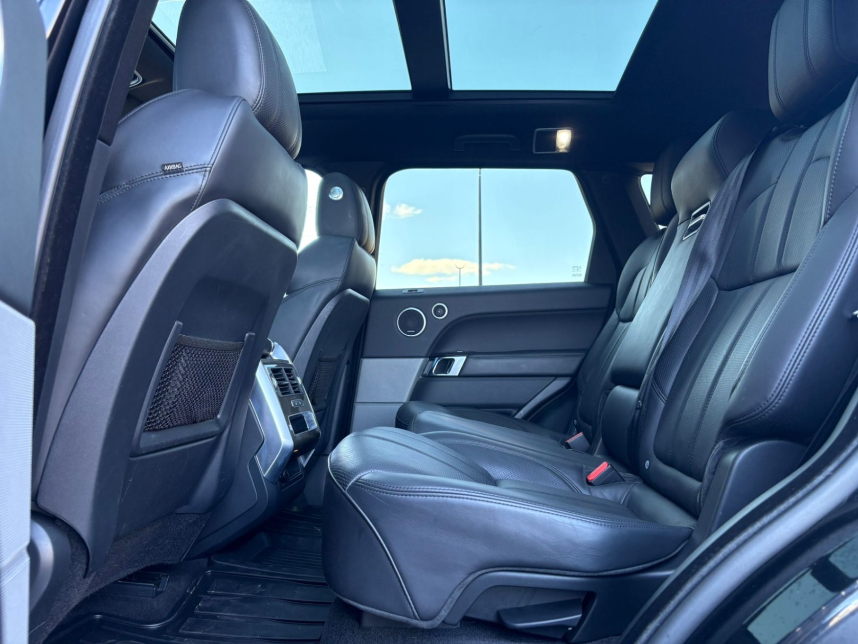 /akmautomotiveltd/2017-LandRover-RangeRover-7332201836371399.jpg