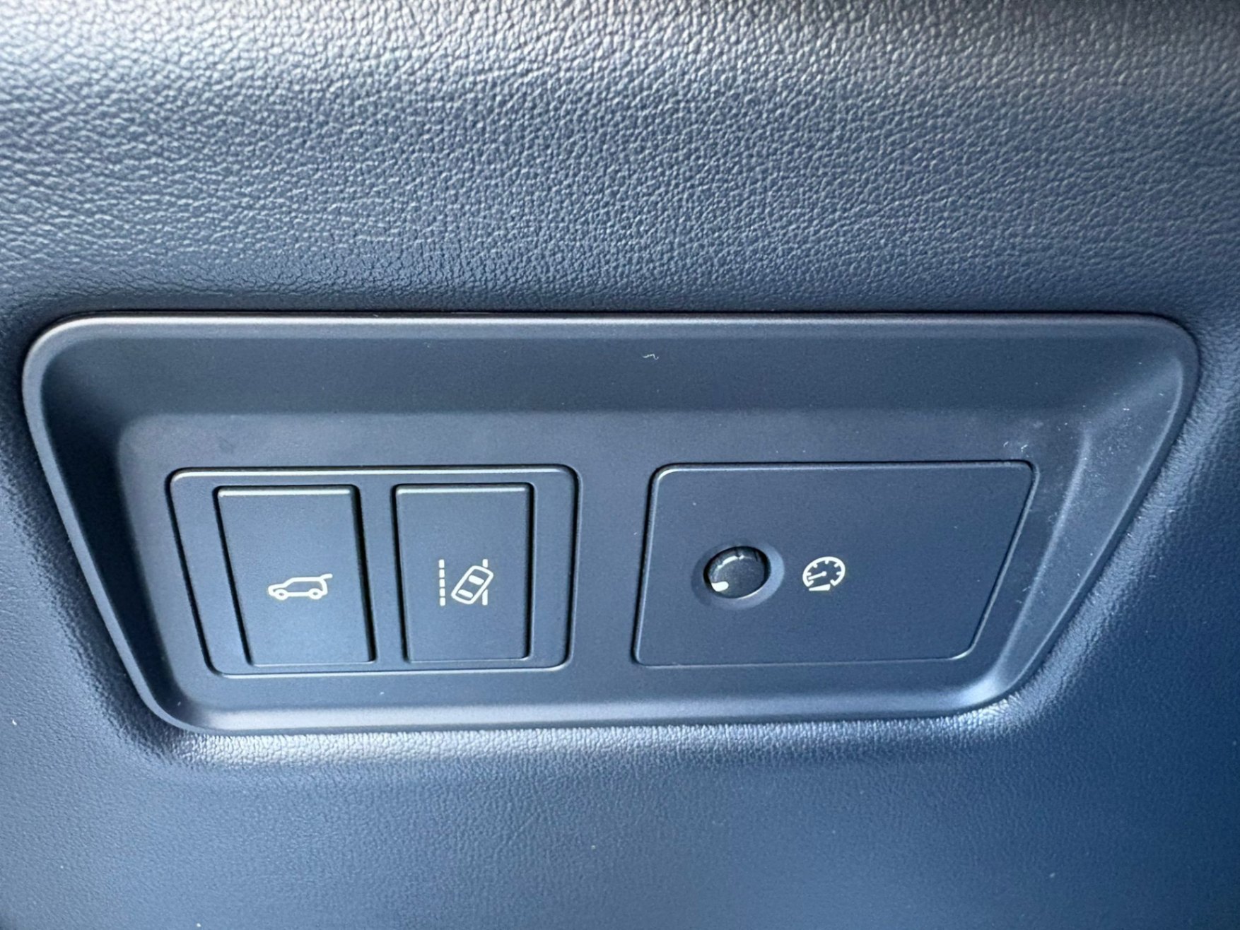 /akmautomotiveltd/2017-LandRover-RangeRover-7618435180393024.jpg