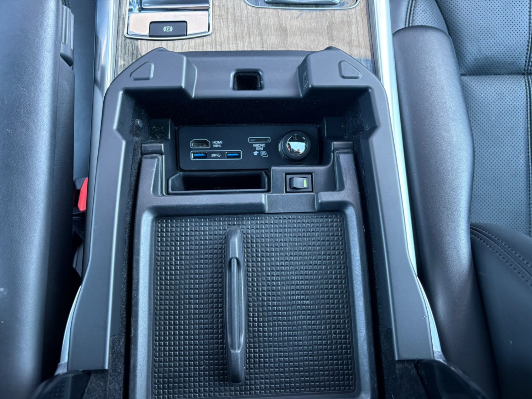 /akmautomotiveltd/2017-LandRover-RangeRover-8503751674308382.jpg
