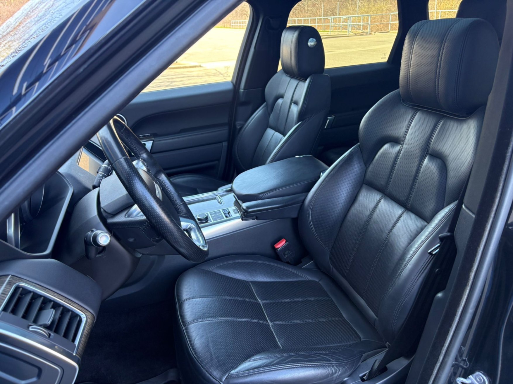/akmautomotiveltd/2017-LandRover-RangeRover-8519631816367252.jpg