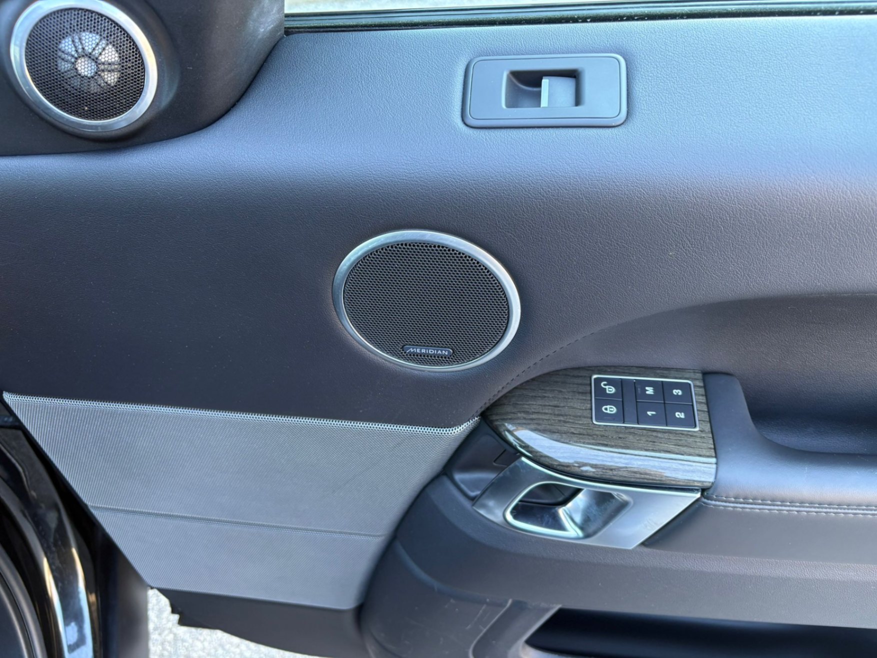 /akmautomotiveltd/2017-LandRover-RangeRover-969781948634203.jpg