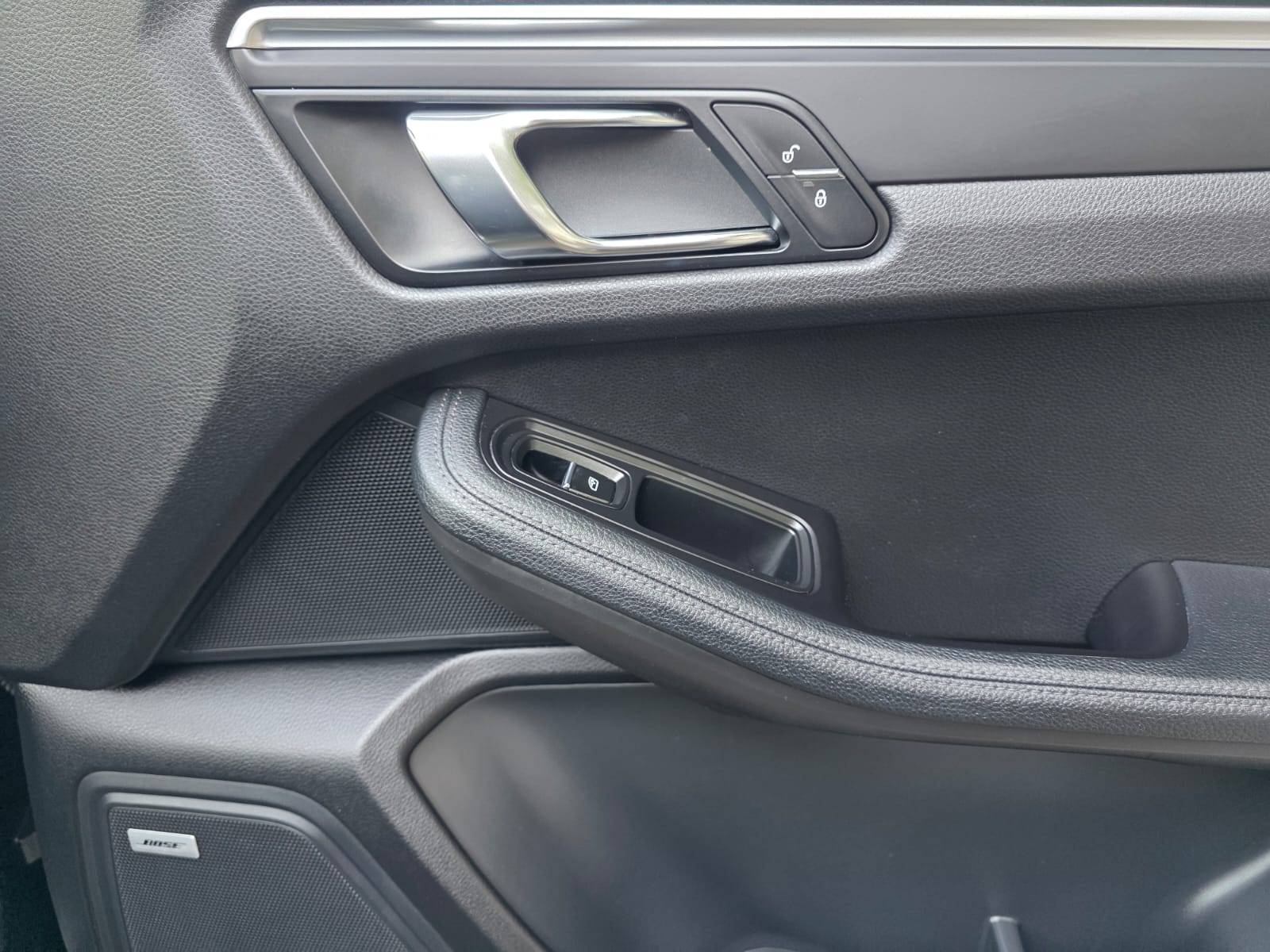 /akmautomotiveltd/2017-Porsche-Macan-07536471175195225.jpg