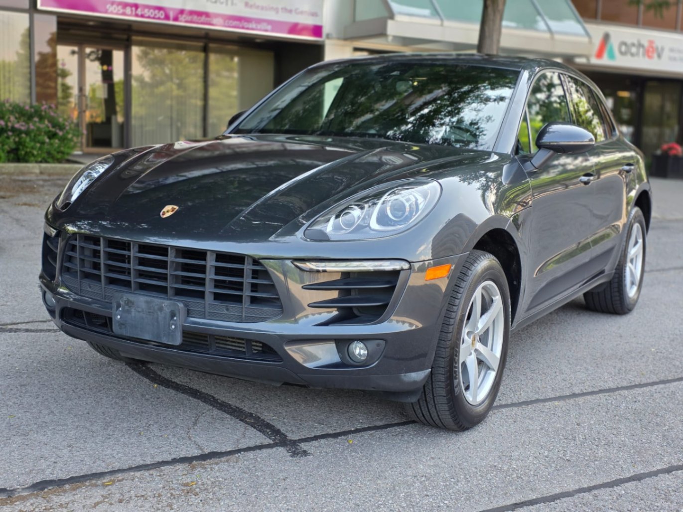 /akmautomotiveltd/2017-Porsche-Macan-09032644845525684.jpg