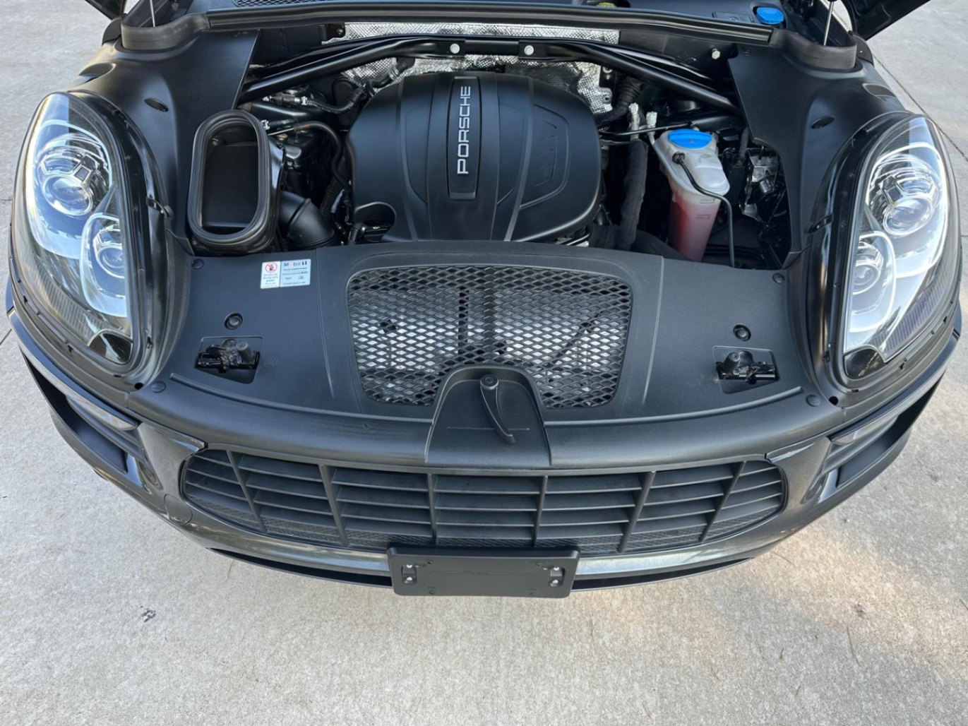 /akmautomotiveltd/2017-Porsche-Macan-11700260442665011.jpg