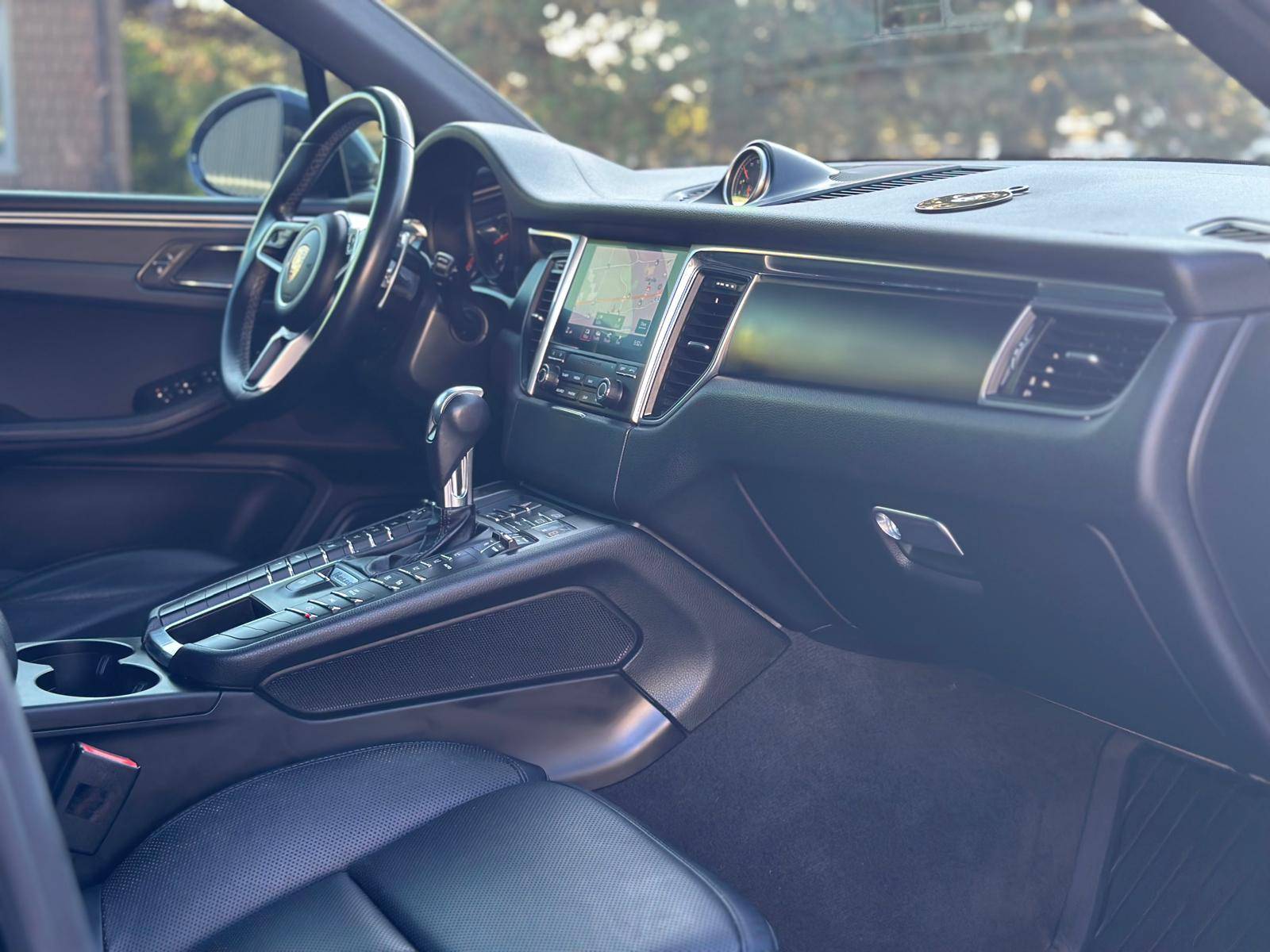 /akmautomotiveltd/2017-Porsche-Macan-2330467130358842.jpg