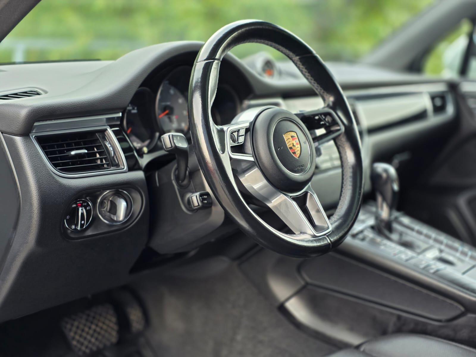 /akmautomotiveltd/2017-Porsche-Macan-24704524464244204.jpg