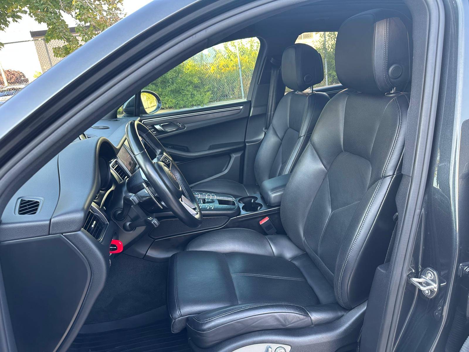 /akmautomotiveltd/2017-Porsche-Macan-48399213242941275.jpg