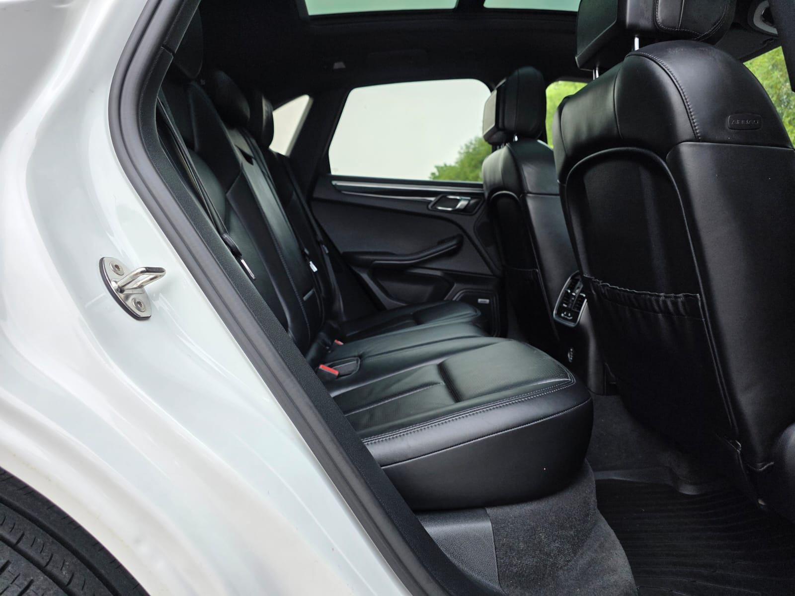 /akmautomotiveltd/2017-Porsche-Macan-6264989192193431.jpg