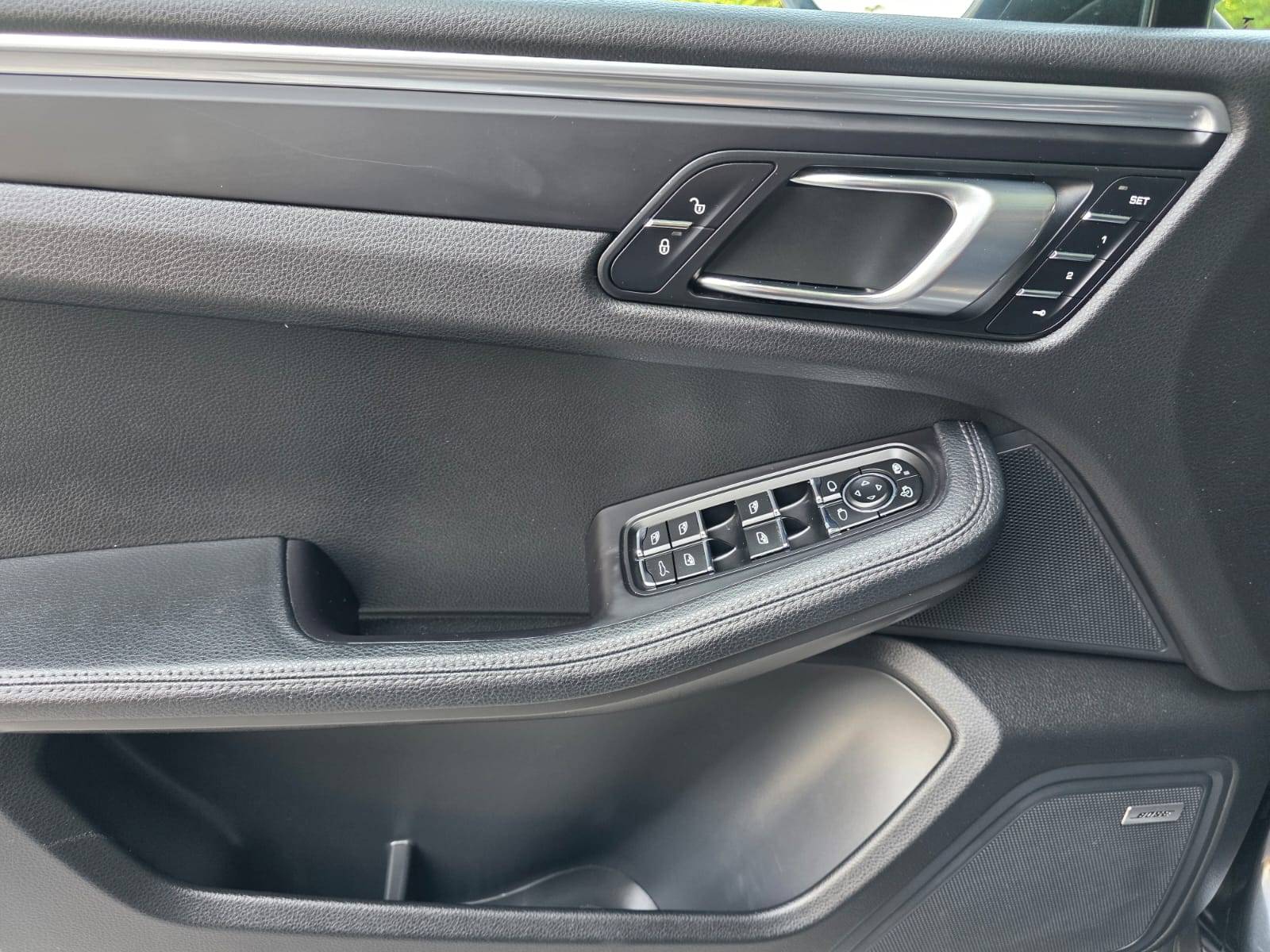 /akmautomotiveltd/2017-Porsche-Macan-6594144778313951.jpg