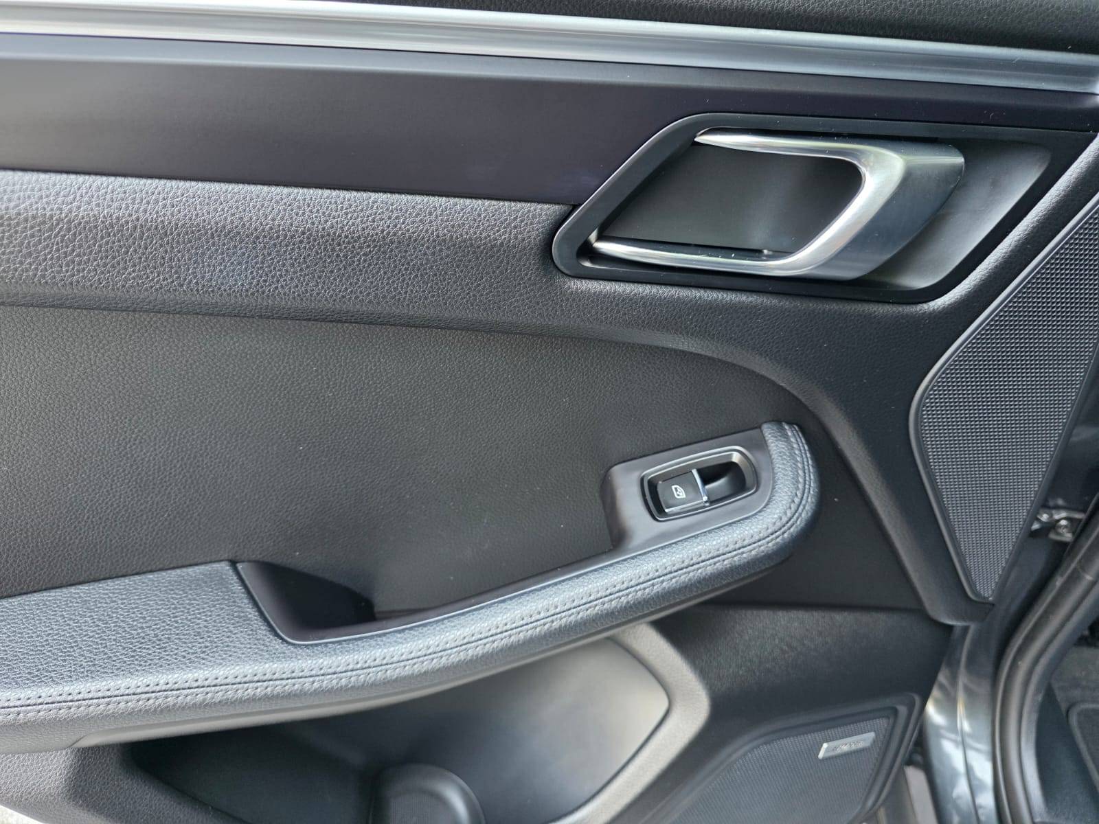 /akmautomotiveltd/2017-Porsche-Macan-6986779984846396.jpg
