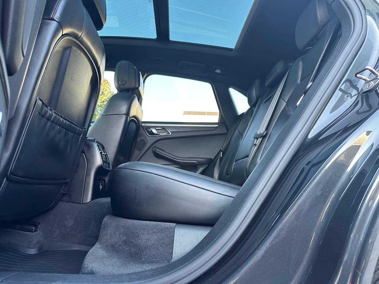/akmautomotiveltd/2017-Porsche-Macan-9976487734138446.jpg