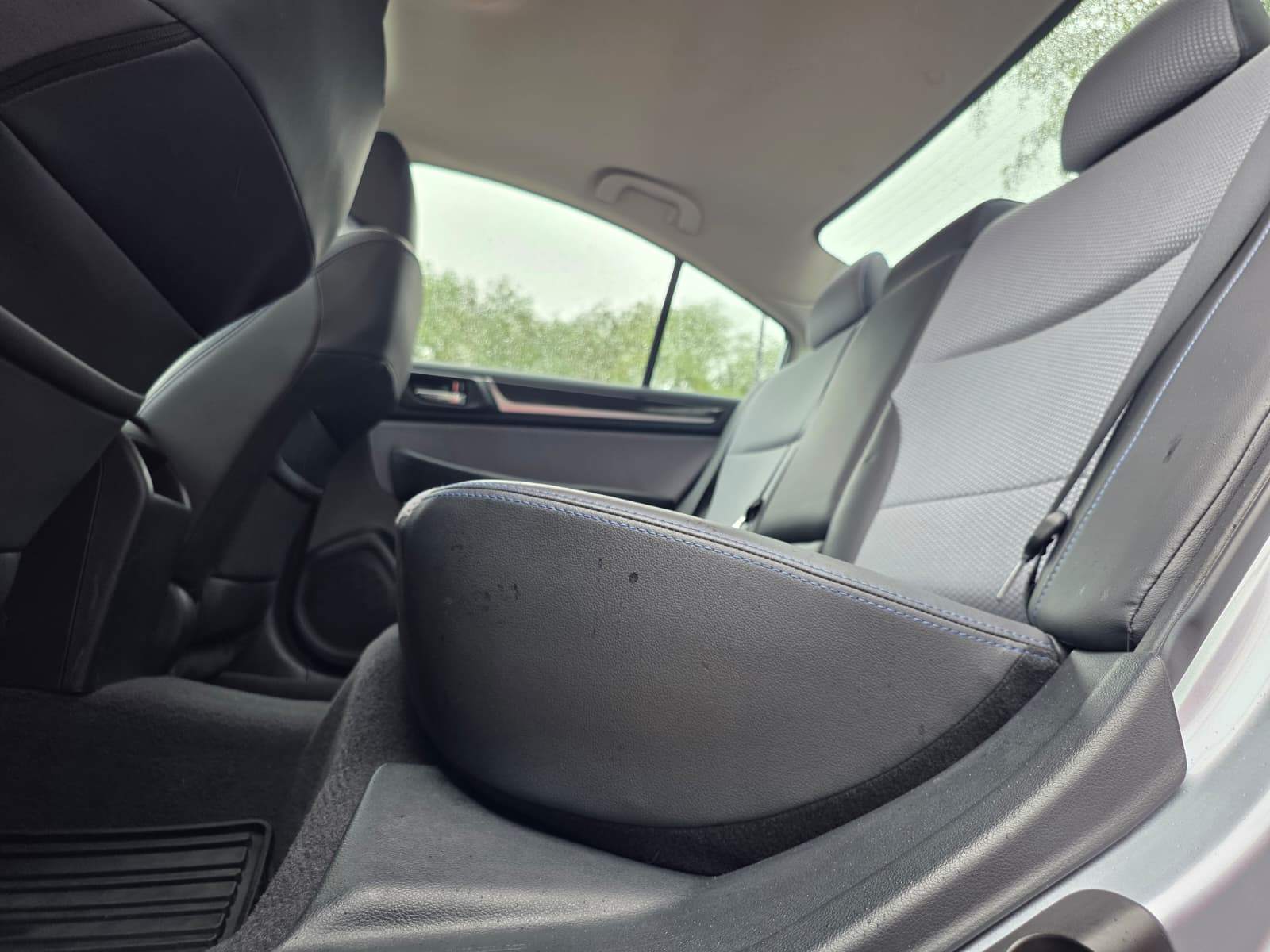 /akmautomotiveltd/2017-Subaru-Legacy-44211460902715904.jpg