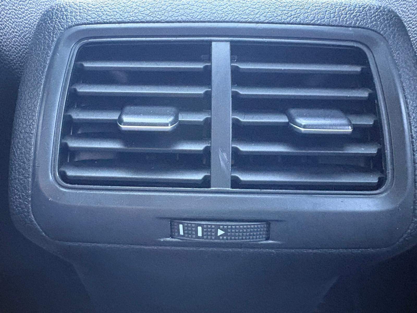 /akmautomotiveltd/2017-Volkswagen-GolfGTI-40633333959367657.jpg