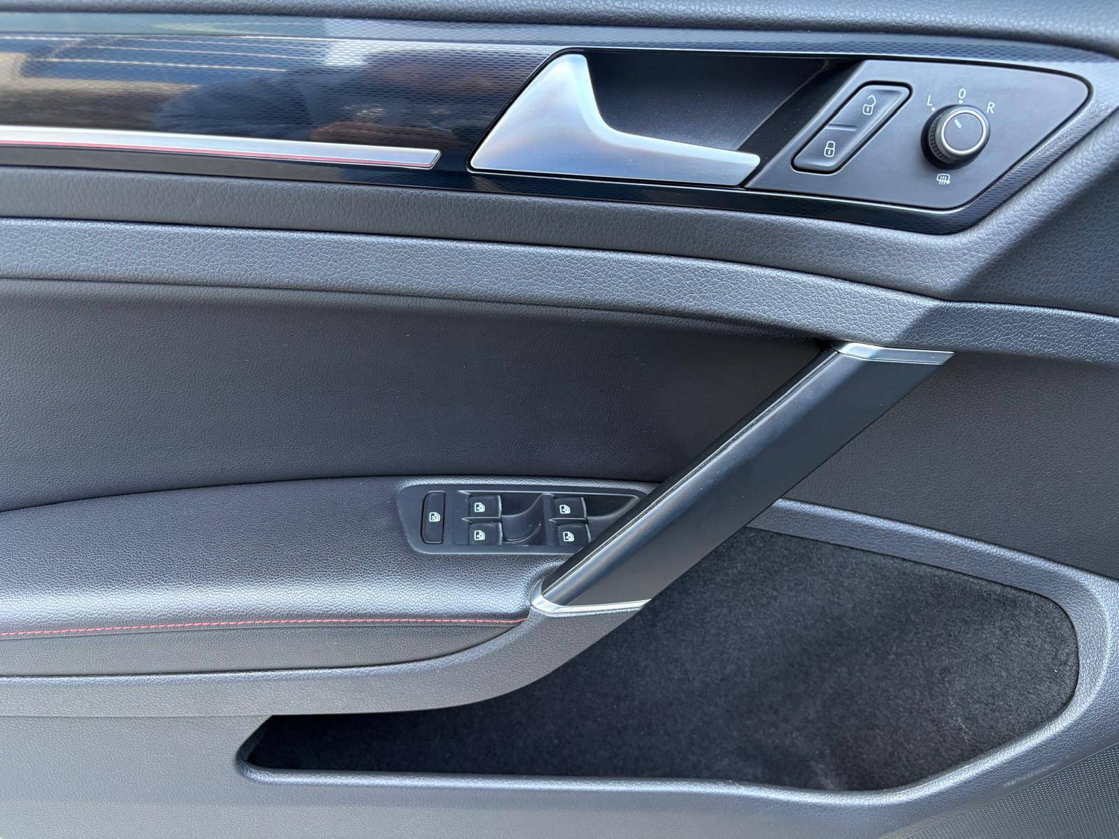 /akmautomotiveltd/2017-Volkswagen-GolfGTI-4869654273066504.jpg