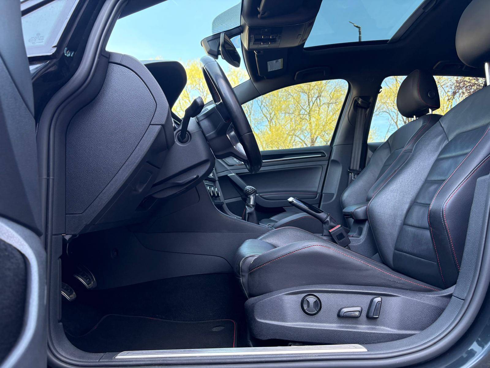 /akmautomotiveltd/2017-Volkswagen-GolfGTI-5922028499438785.jpg