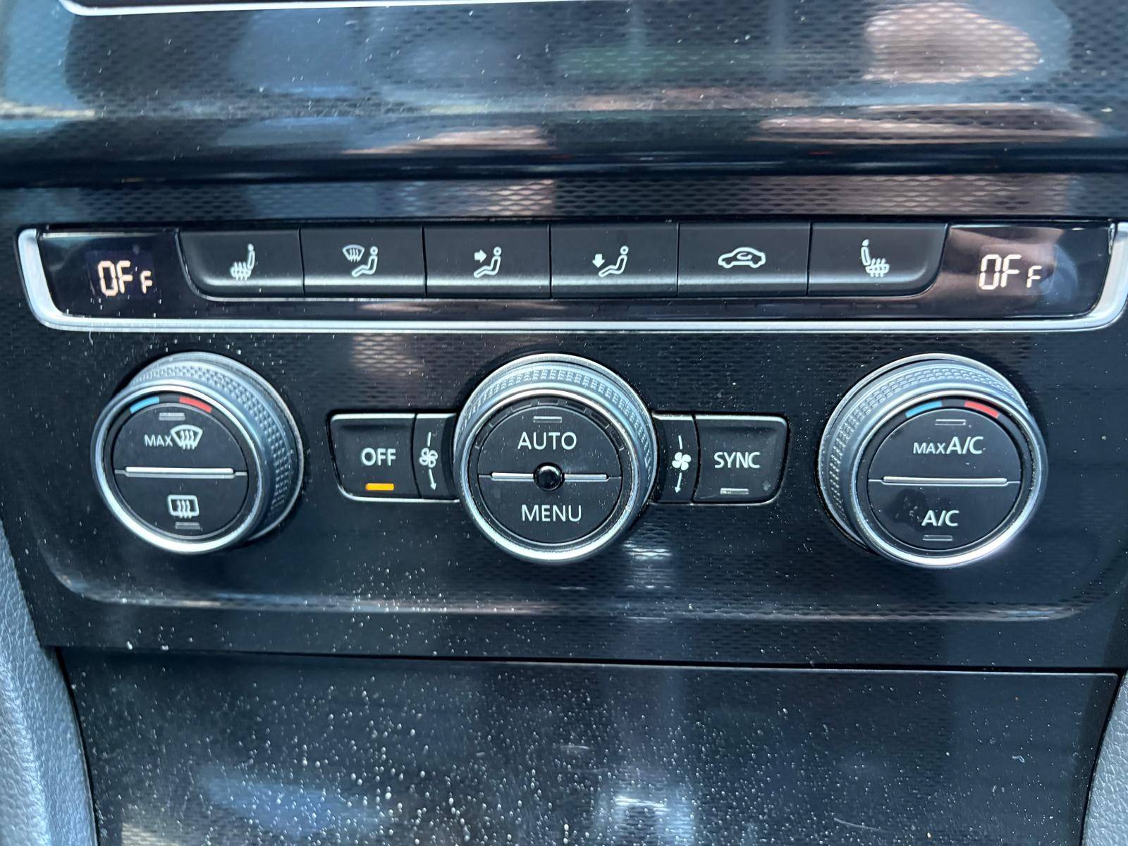 /akmautomotiveltd/2017-Volkswagen-GolfGTI-7935305715028744.jpg