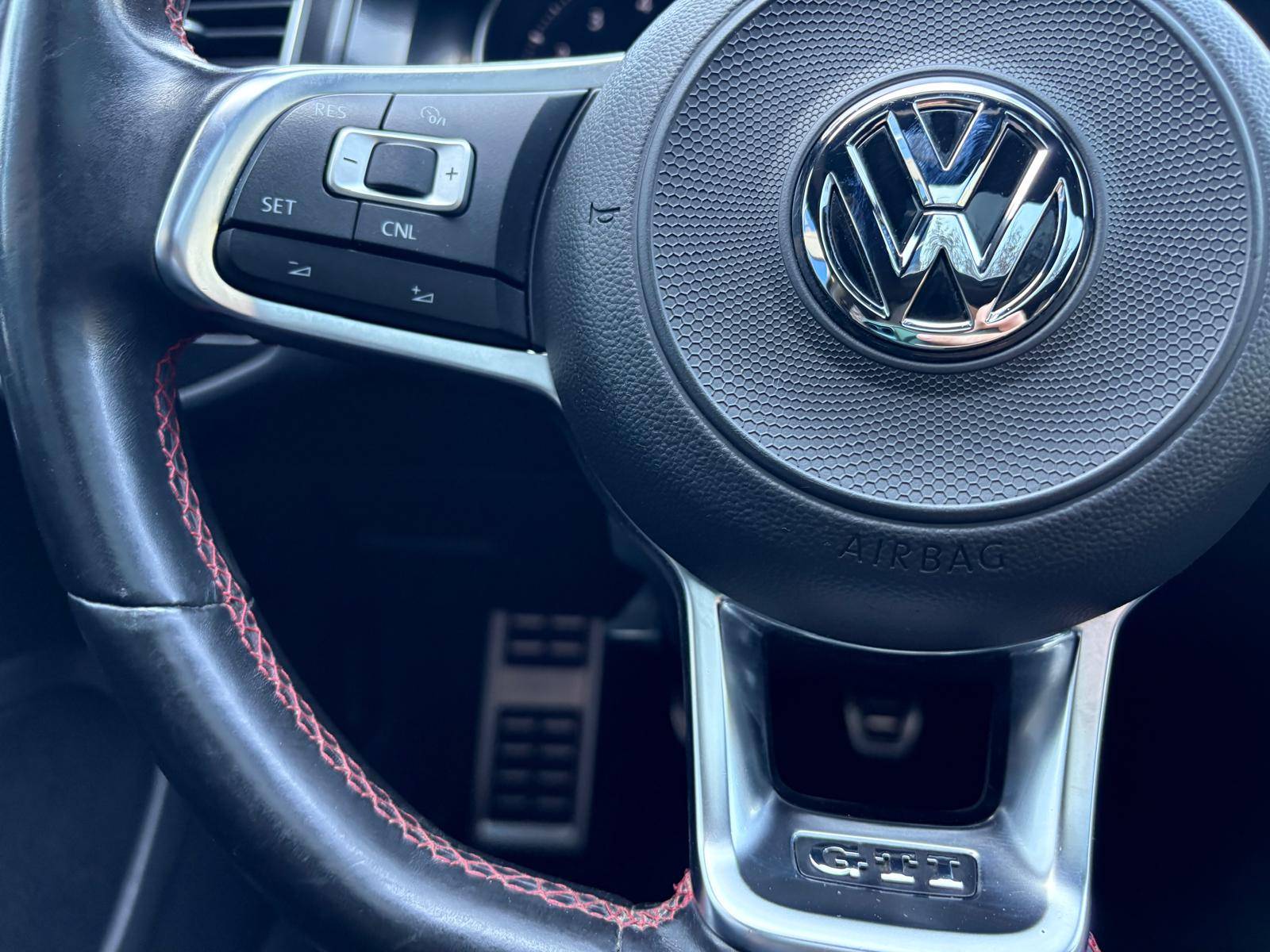 /akmautomotiveltd/2017-Volkswagen-GolfGTI-8090398141664152.jpg