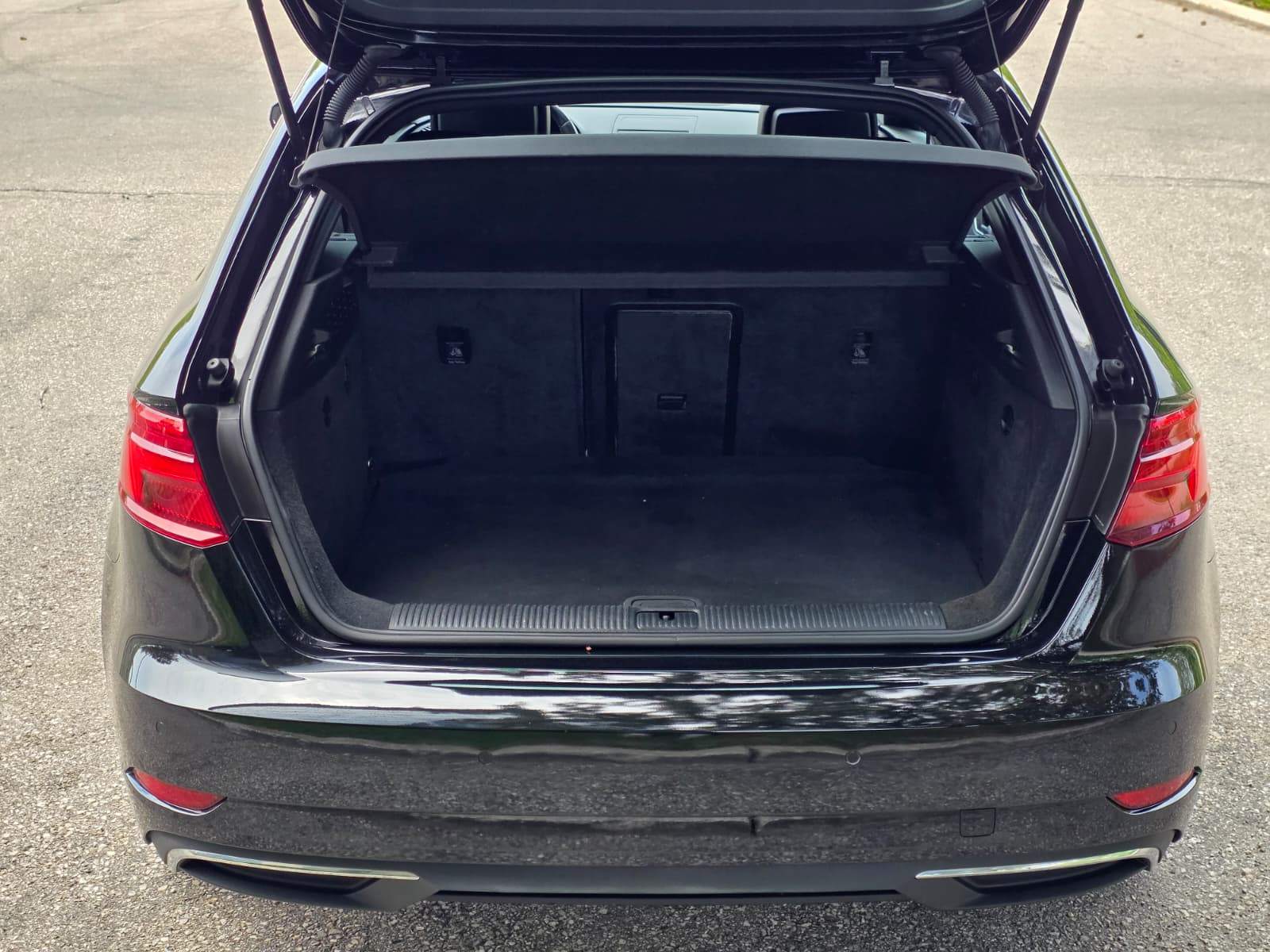/akmautomotiveltd/2018-Audi-A3Sportback-6048360990978314.jpg