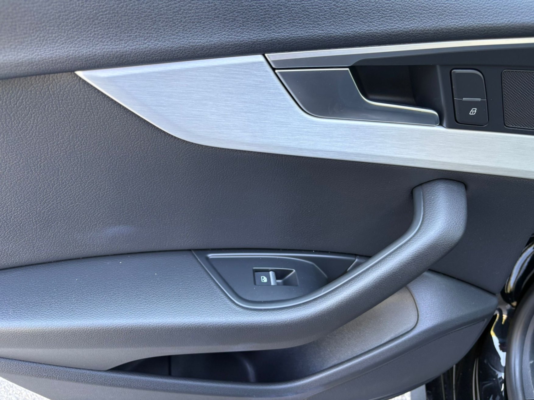 /akmautomotiveltd/2018-Audi-A5Sportback-8357619467147233.jpg
