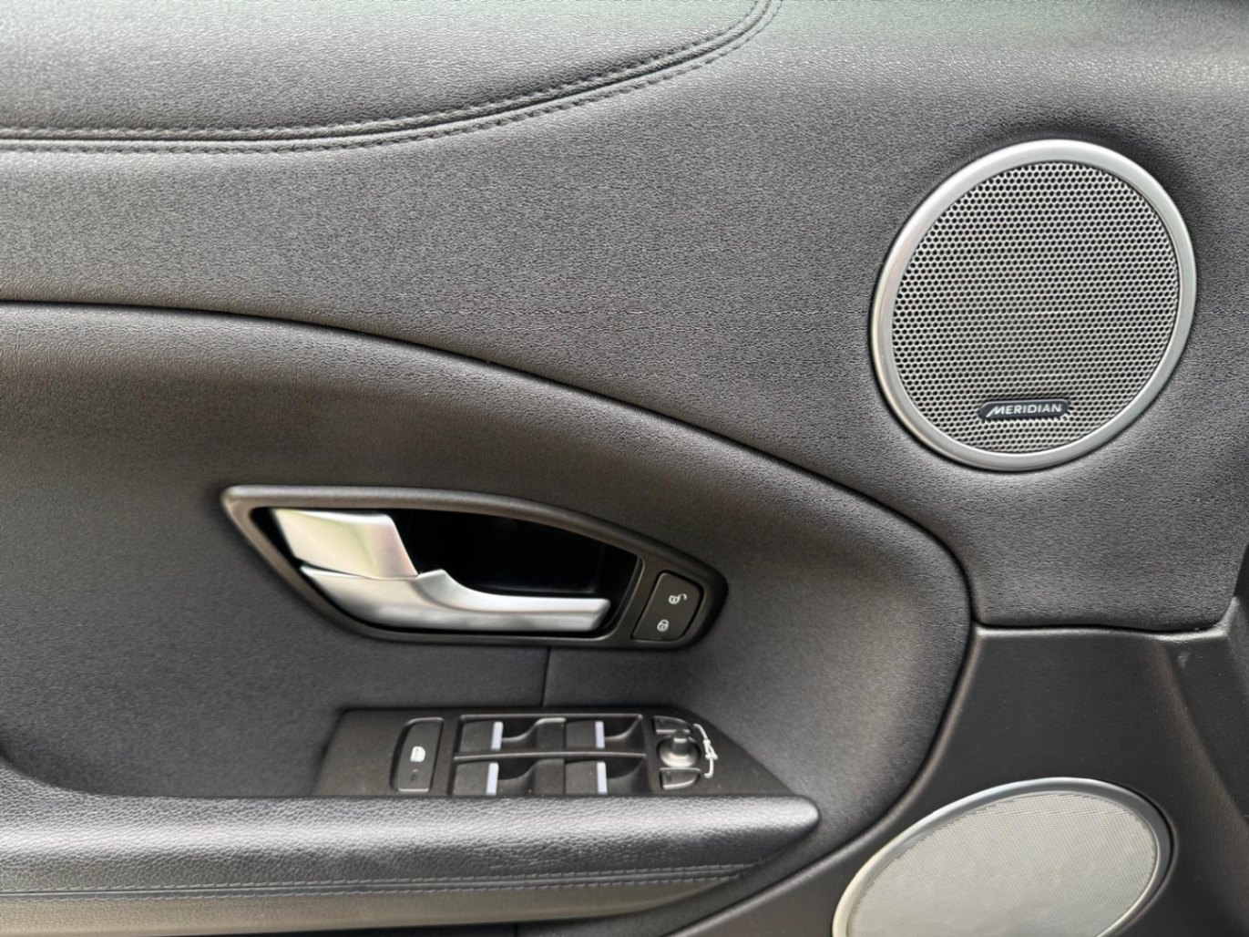 /akmautomotiveltd/2018-LandRover-RangeRover-06447398148261563.jpg