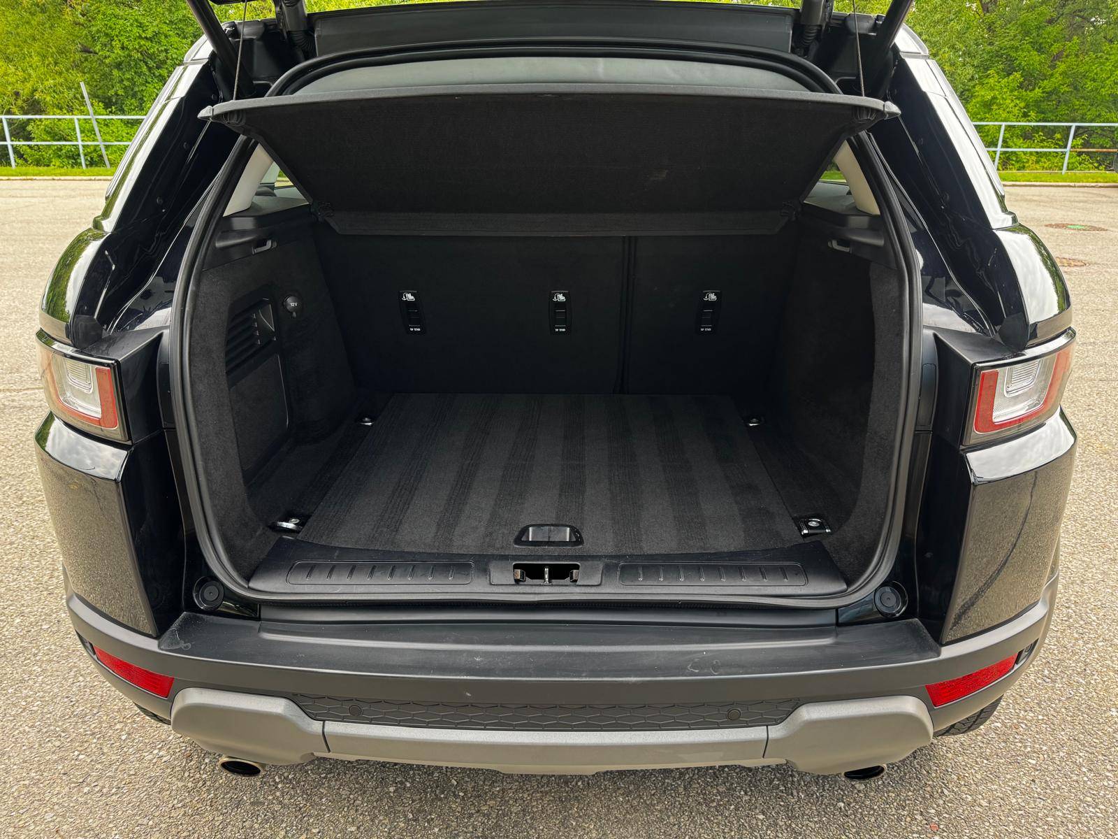 /akmautomotiveltd/2018-LandRover-RangeRover-4172982874320763.jpg