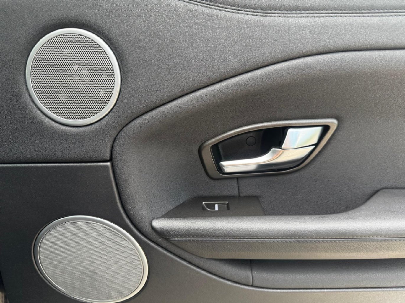 /akmautomotiveltd/2018-LandRover-RangeRover-4216984029345303.jpg