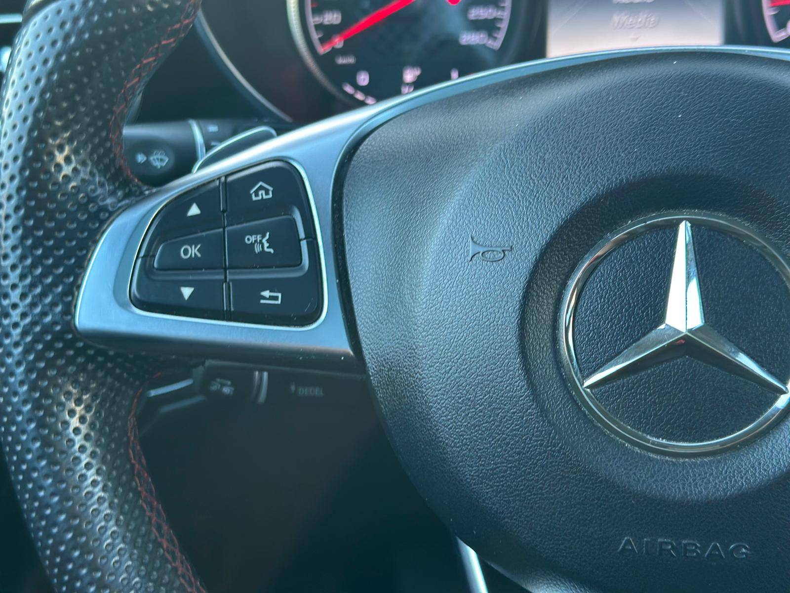 /akmautomotiveltd/2018-Mercedes-Benz-GLC-Class-149620426247979.jpg