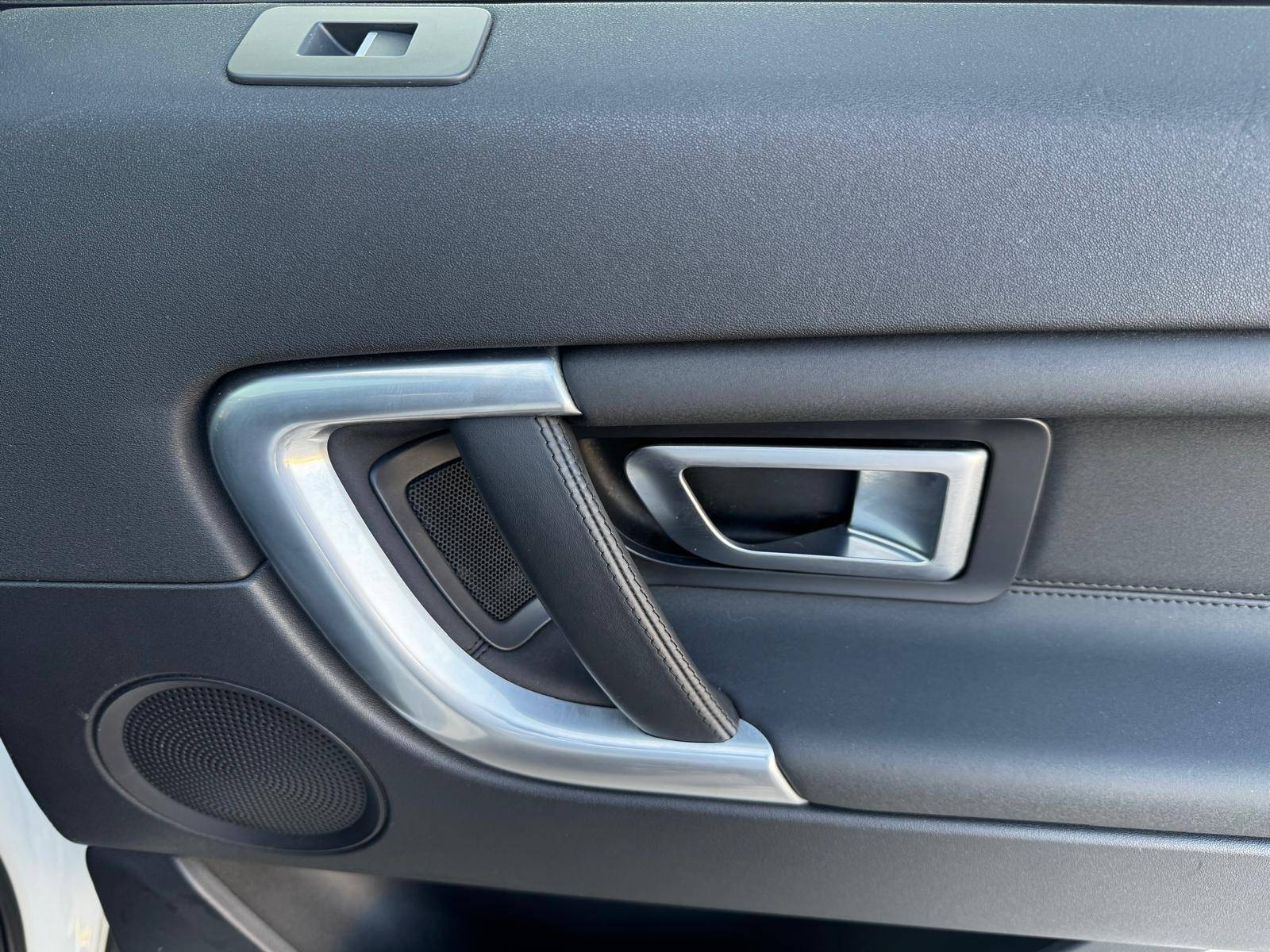 /akmautomotiveltd/2019-LandRover-DiscoverySport-2503048650757267.jpg