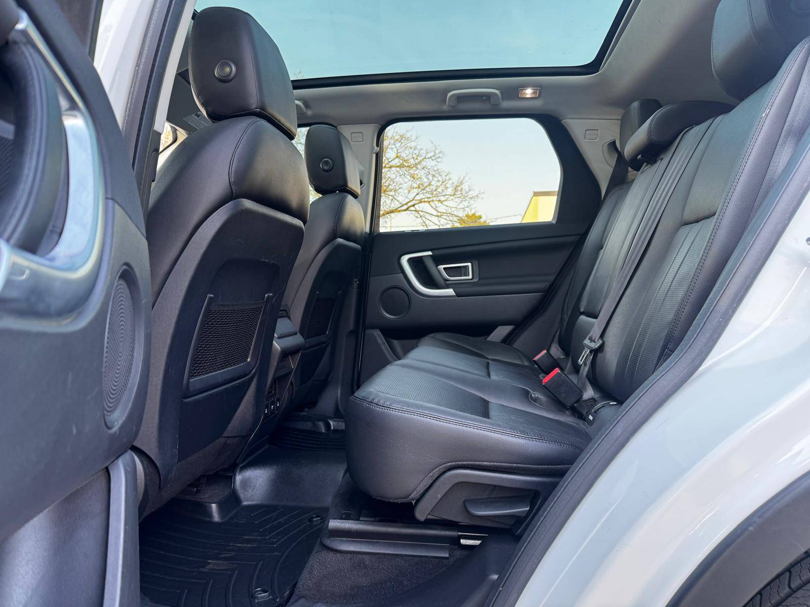 /akmautomotiveltd/2019-LandRover-DiscoverySport-3993070892429569.jpg
