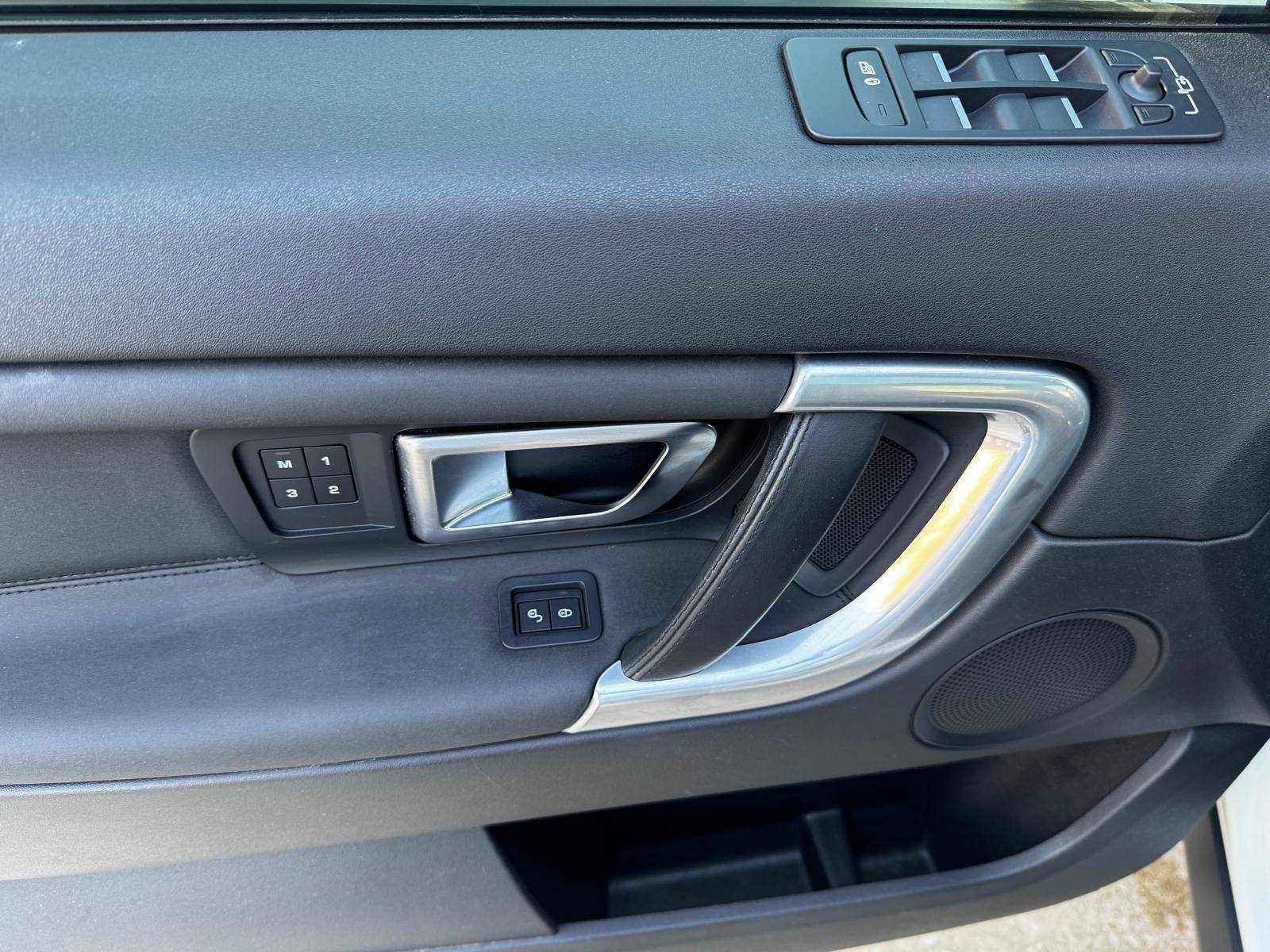 /akmautomotiveltd/2019-LandRover-DiscoverySport-6918316106943885.jpg
