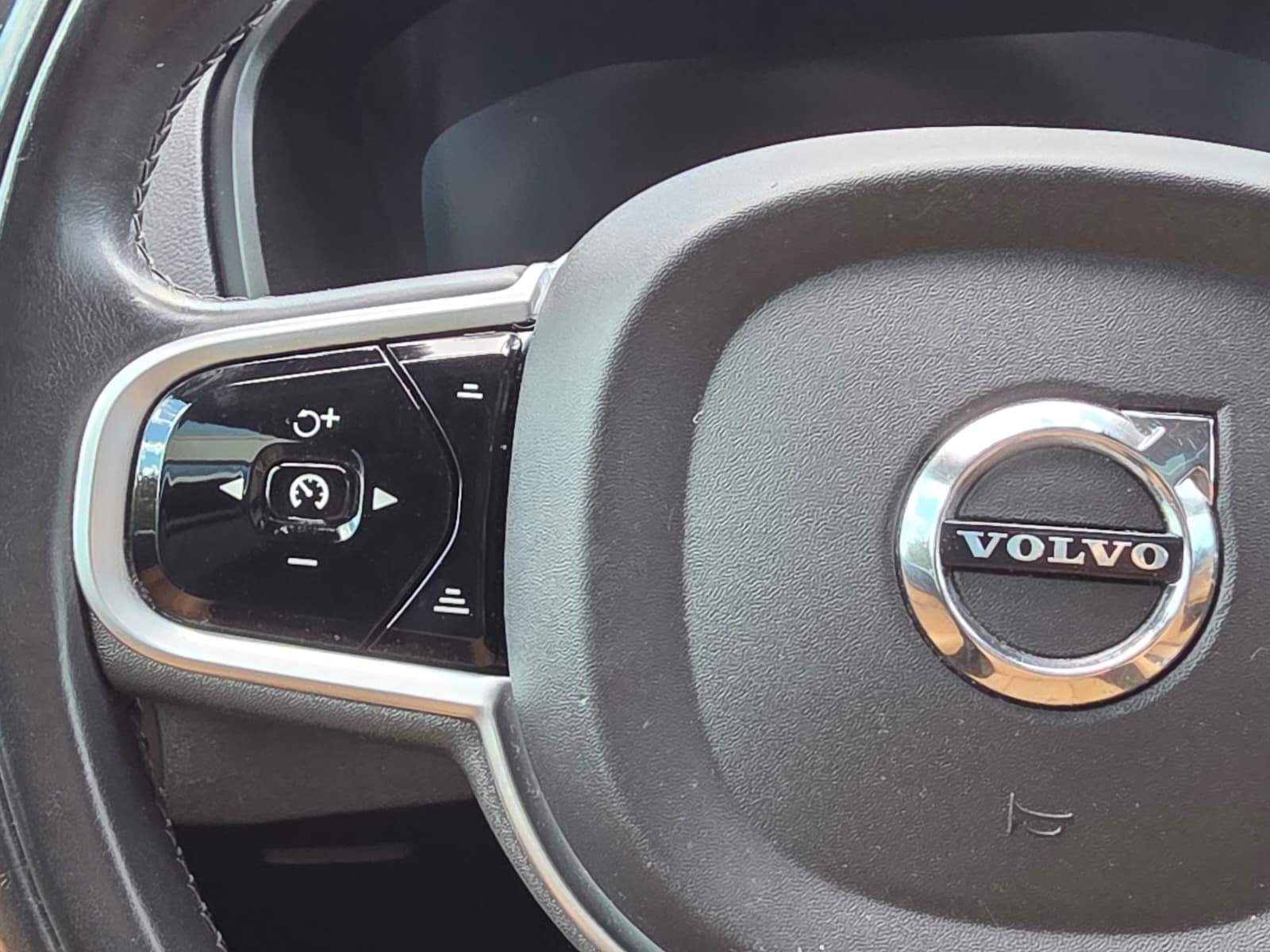 /akmautomotiveltd/2019-Volvo-XC90-40402578595235705.jpg