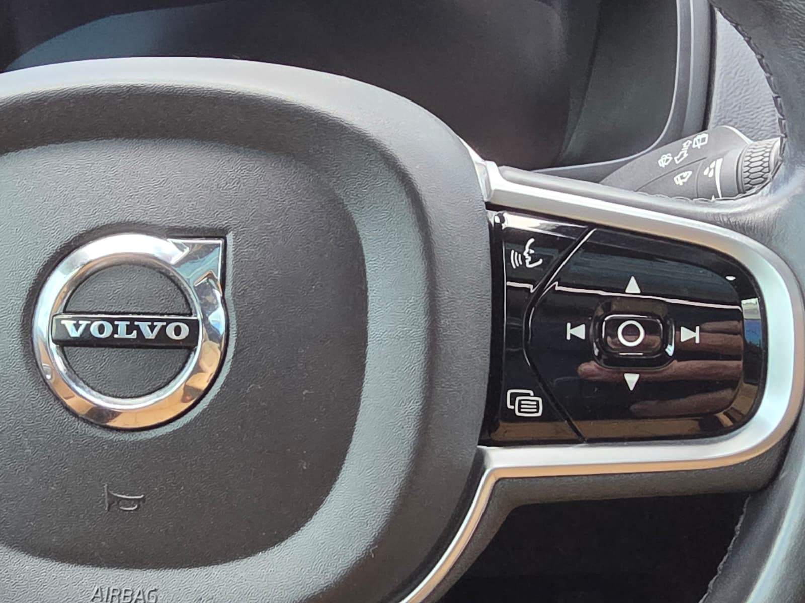 /akmautomotiveltd/2019-Volvo-XC90-5625441491635192.jpg