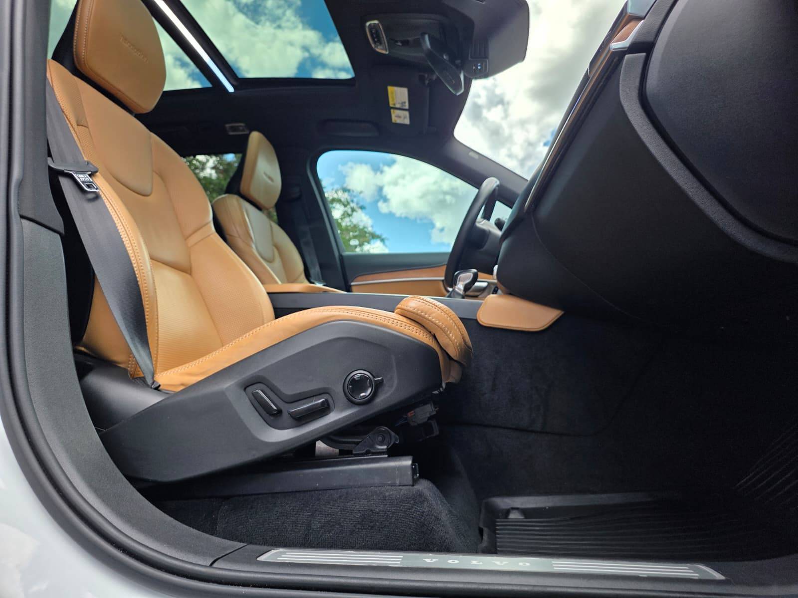 /akmautomotiveltd/2019-Volvo-XC90-772631558579812.jpg