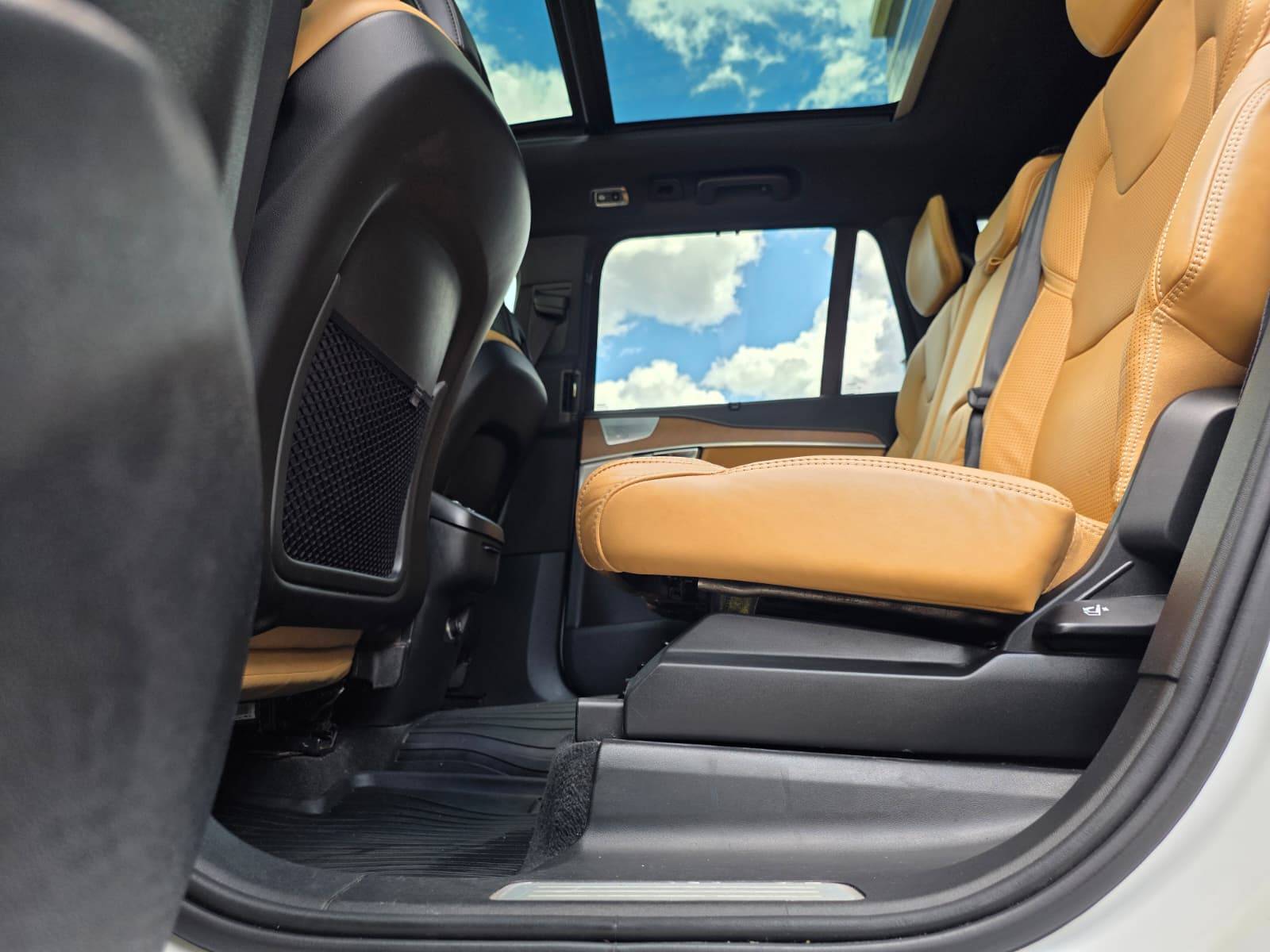 /akmautomotiveltd/2019-Volvo-XC90-9184327701787793.jpg
