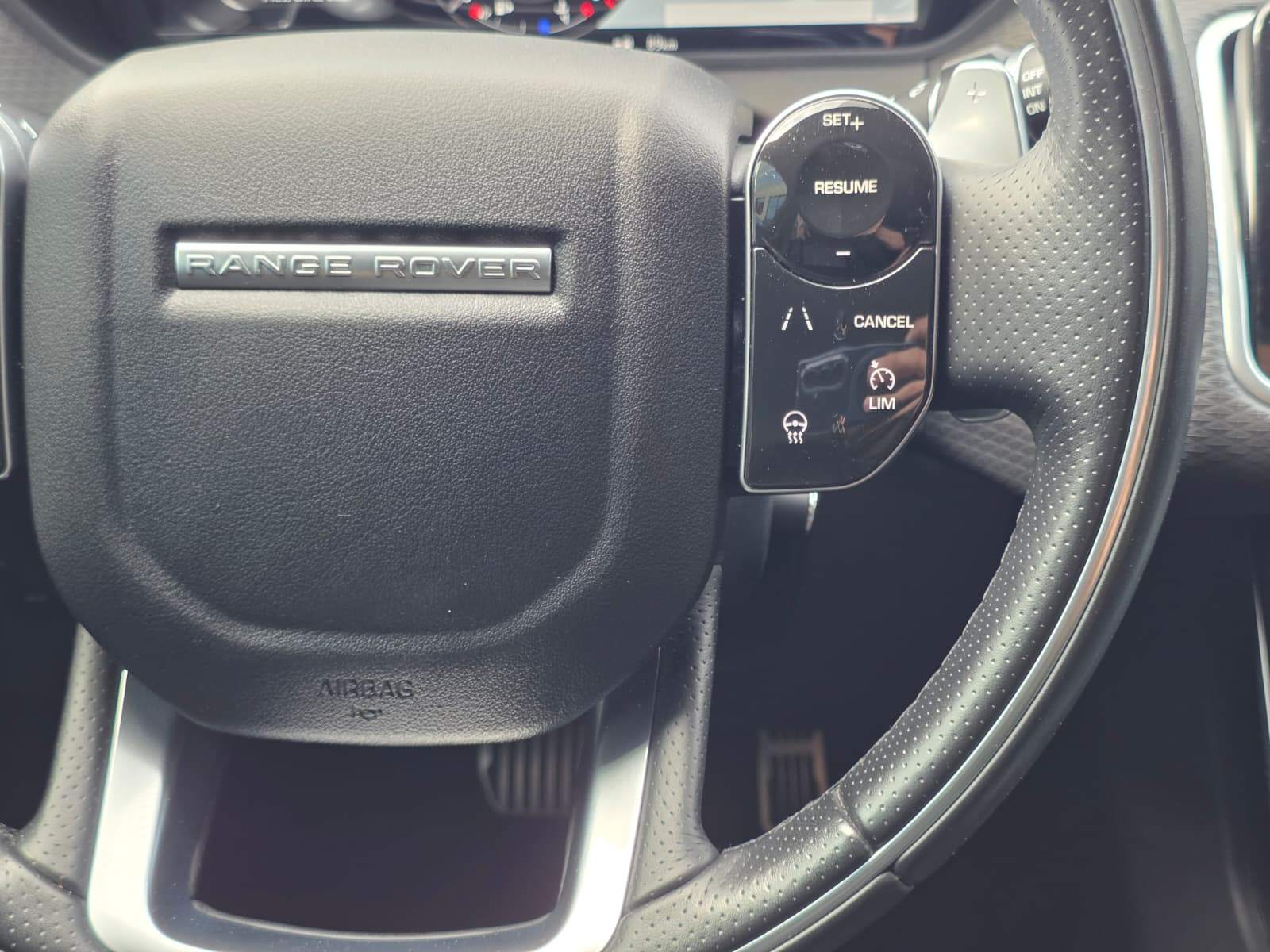 /akmautomotiveltd/2020-LandRover-RangeRover-015495068280886759.jpg