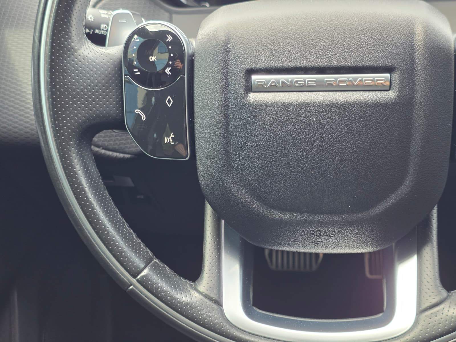 /akmautomotiveltd/2020-LandRover-RangeRover-3983990665860182.jpg
