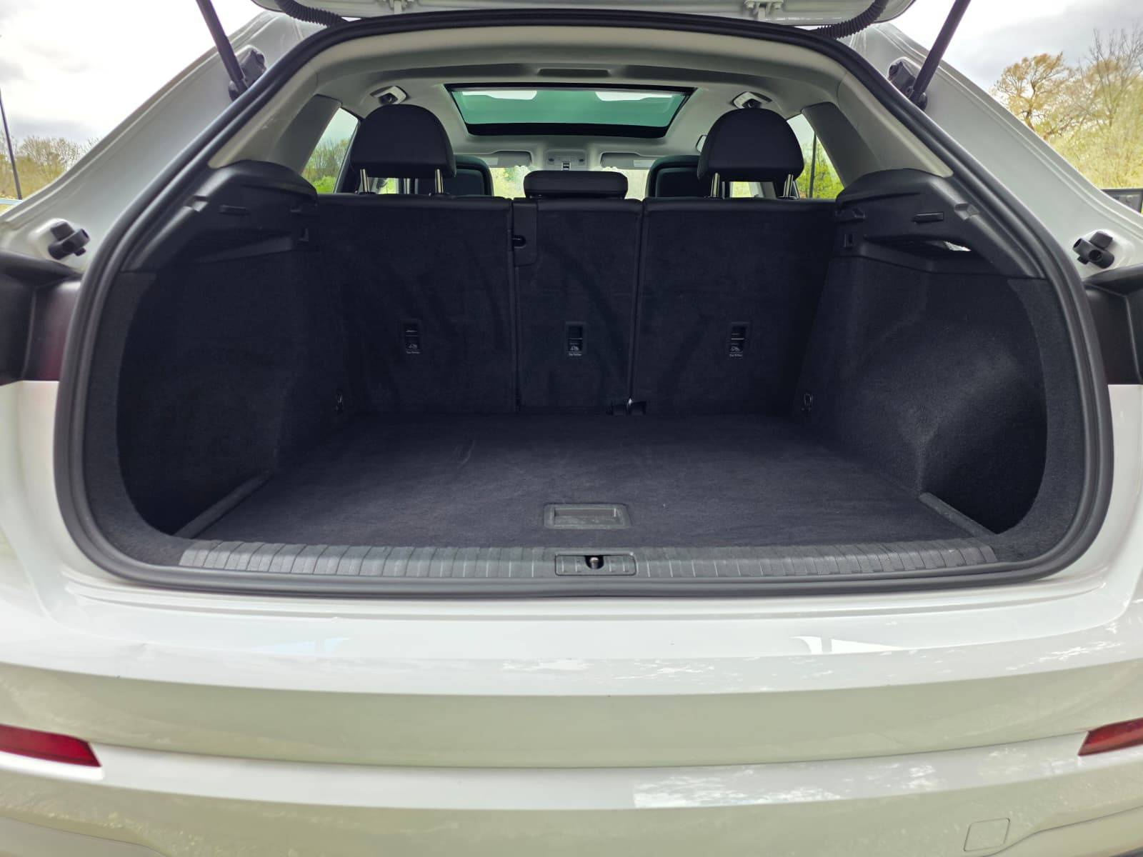 /akmautomotiveltd/2021-Audi-Q3-008349760857284894.jpg