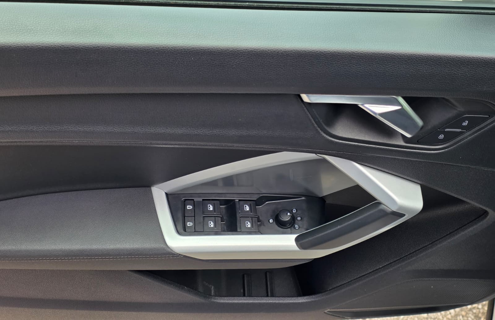 /akmautomotiveltd/2021-Audi-Q3-3632963063483974.jpg