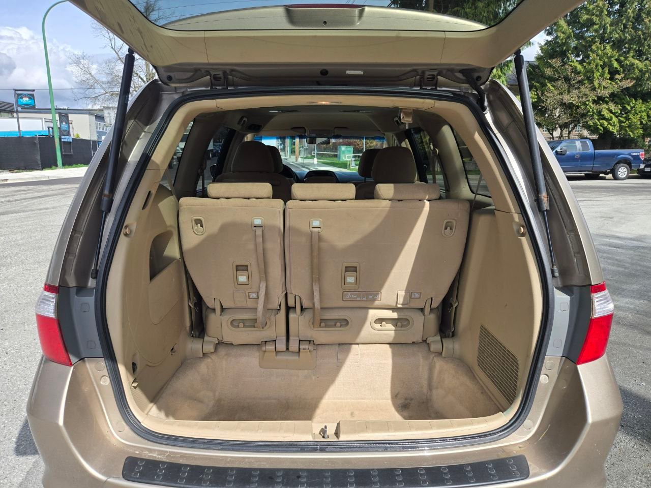 /alphaautoaccessltd/2006-Honda-Odyssey-8842950483935421.jpg