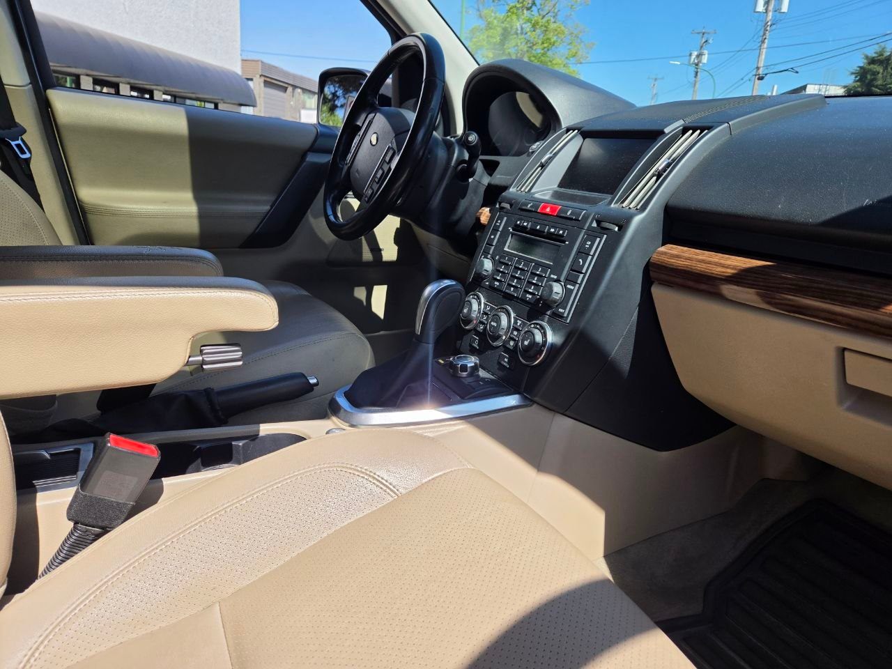 /alphaautoaccessltd/2010-LandRover-LR2-34139582546074365.jpg