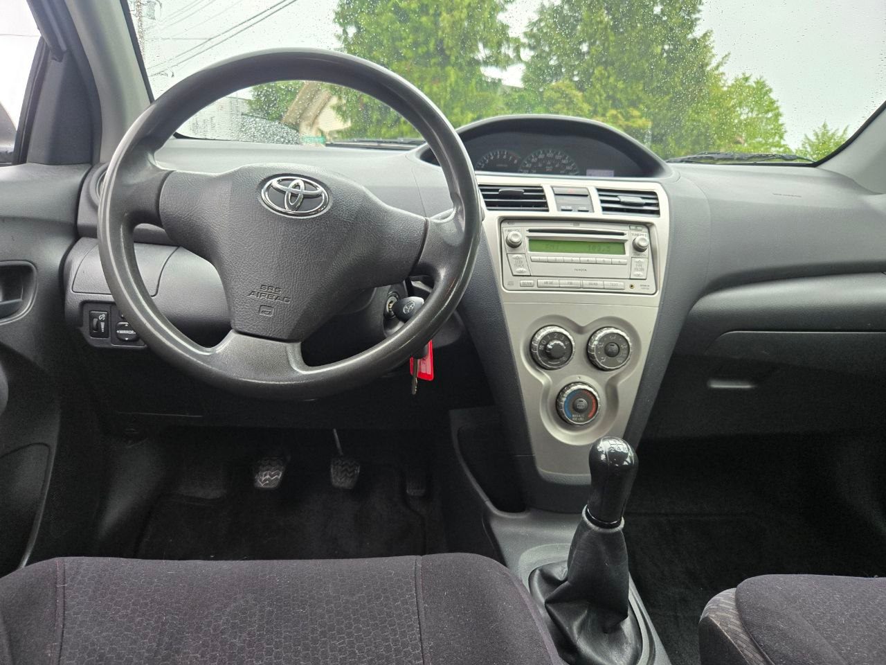 /alphaautoaccessltd/2010-Toyota-Yaris-463099853515641.jpg