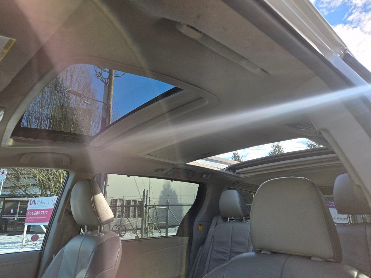 /alphaautoaccessltd/2011-Toyota-Sienna-02124660585205973.jpg