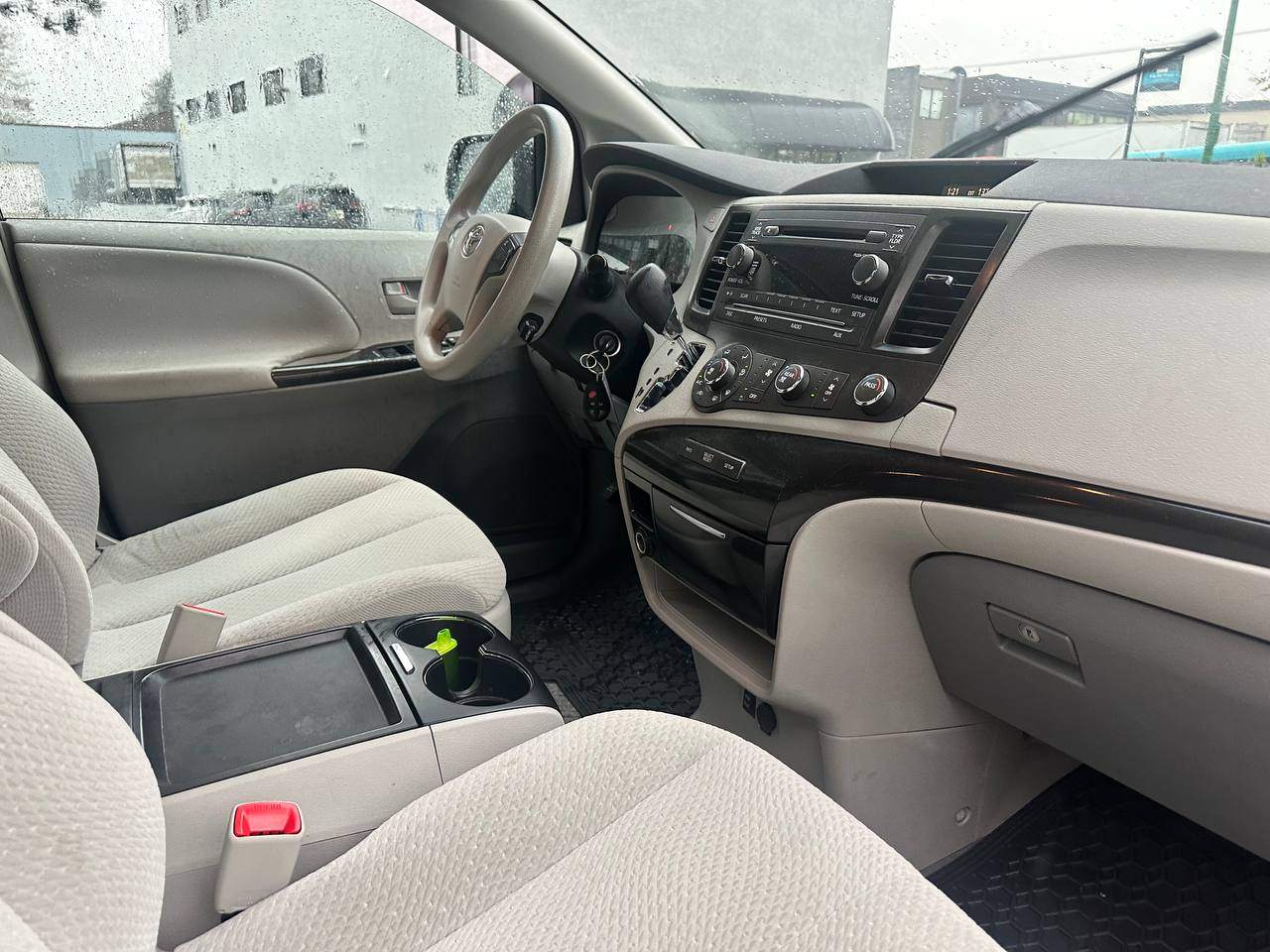 /alphaautoaccessltd/2011-Toyota-Sienna-06449039912877952.jpg