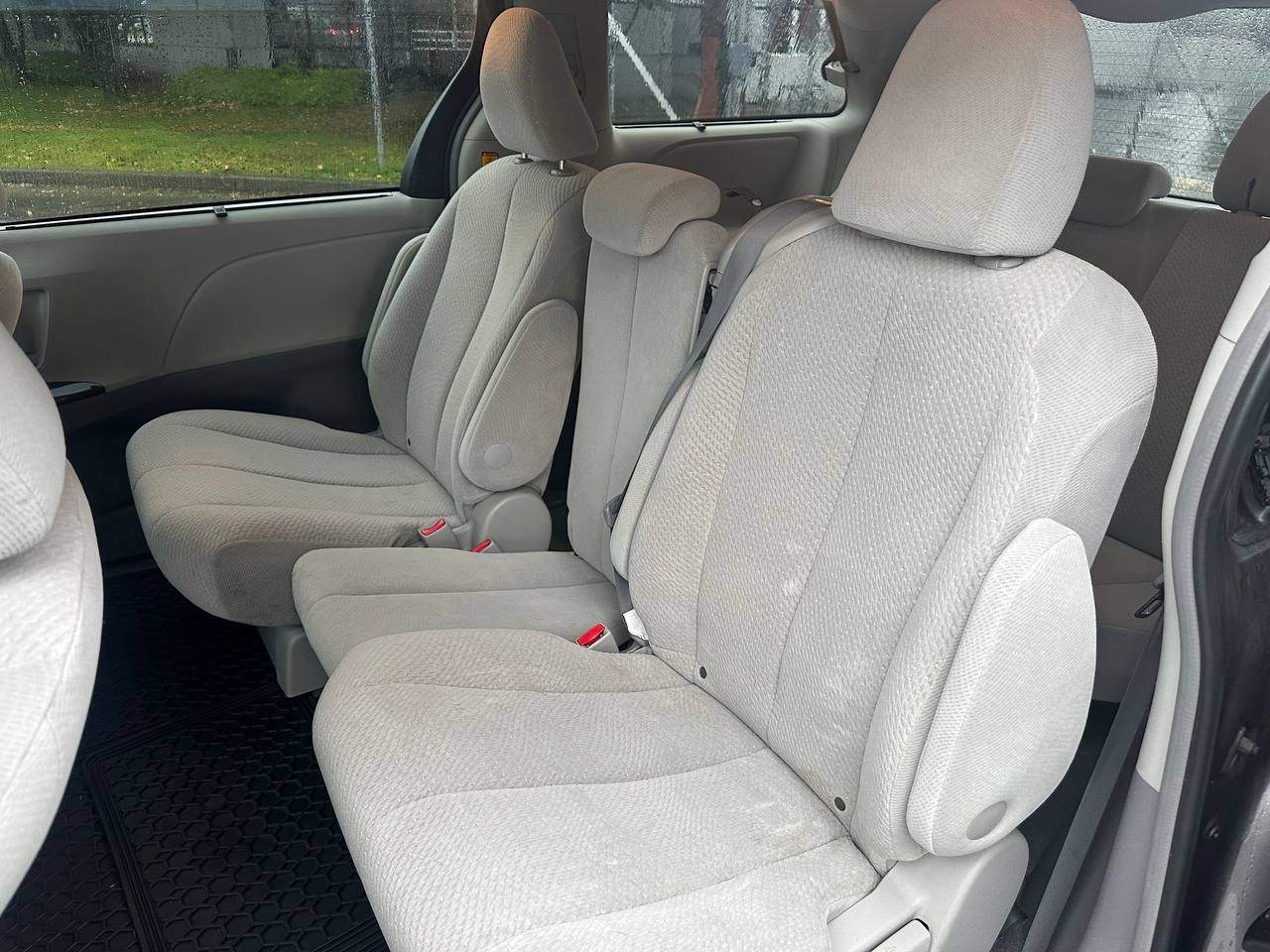 /alphaautoaccessltd/2011-Toyota-Sienna-08199958406703667.jpg