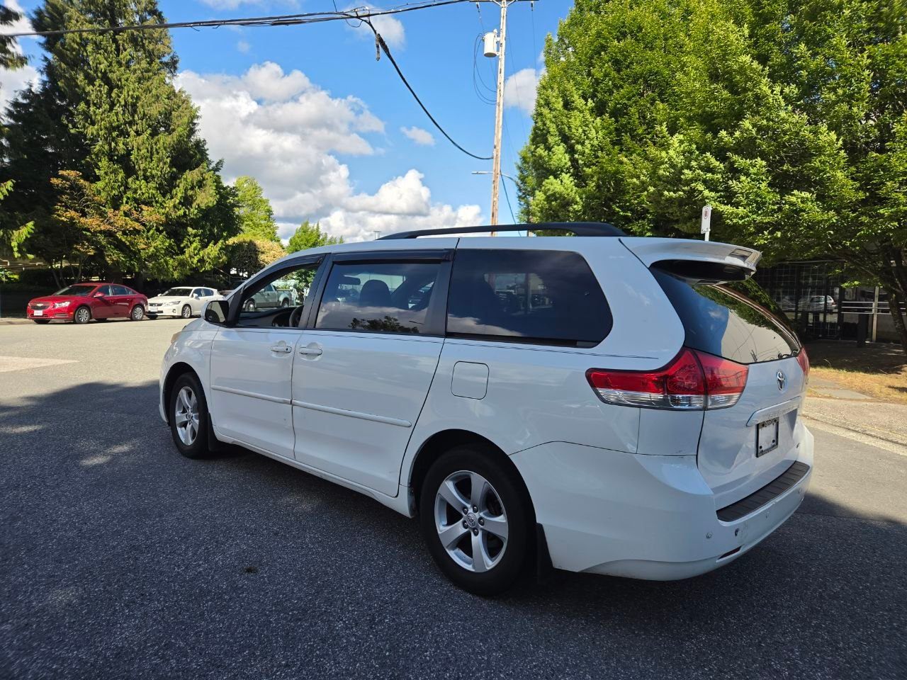/alphaautoaccessltd/2011-Toyota-Sienna-20627612163171127.jpg
